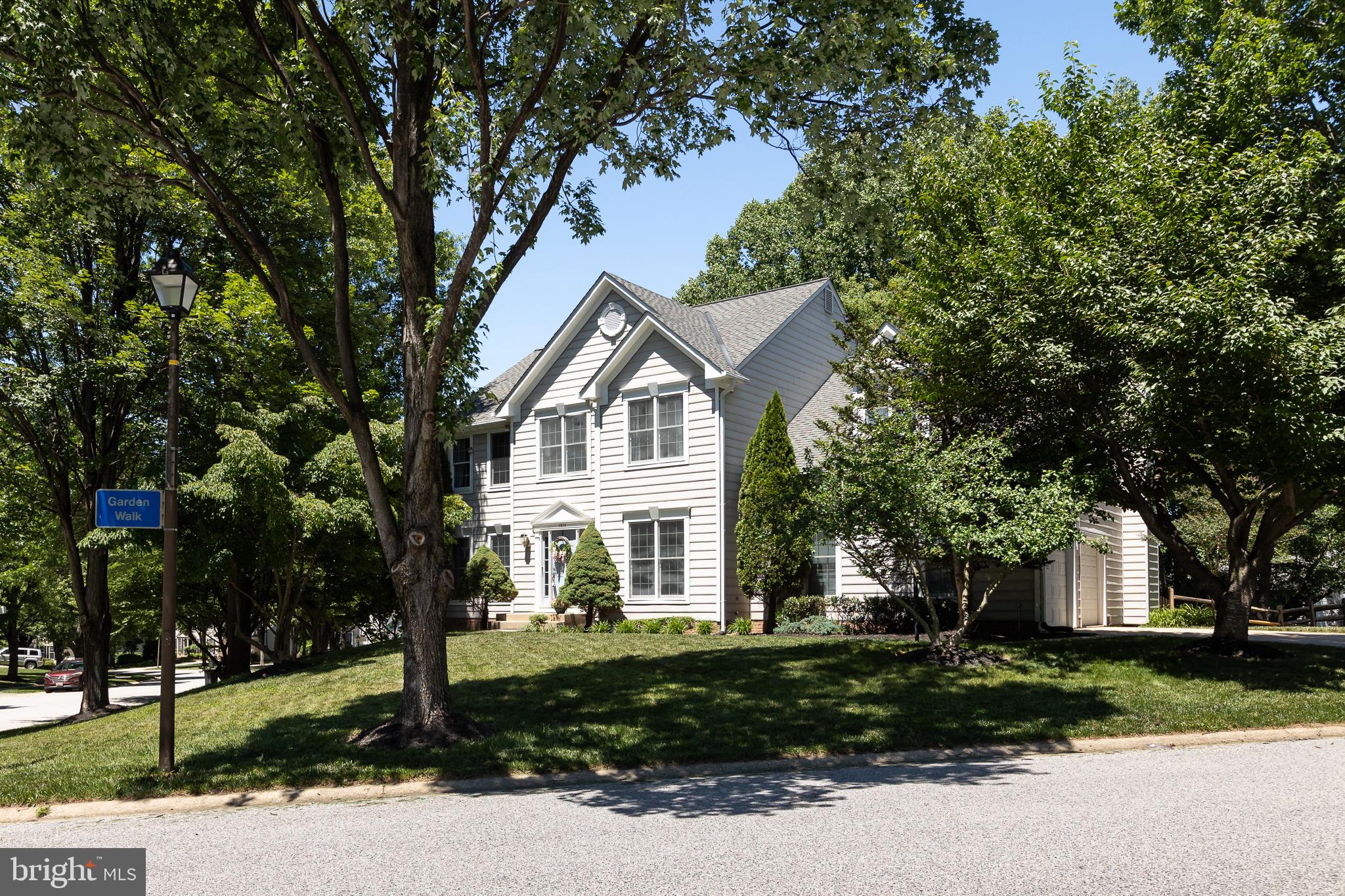 VILLAGE OF RIVER HILL - Residential