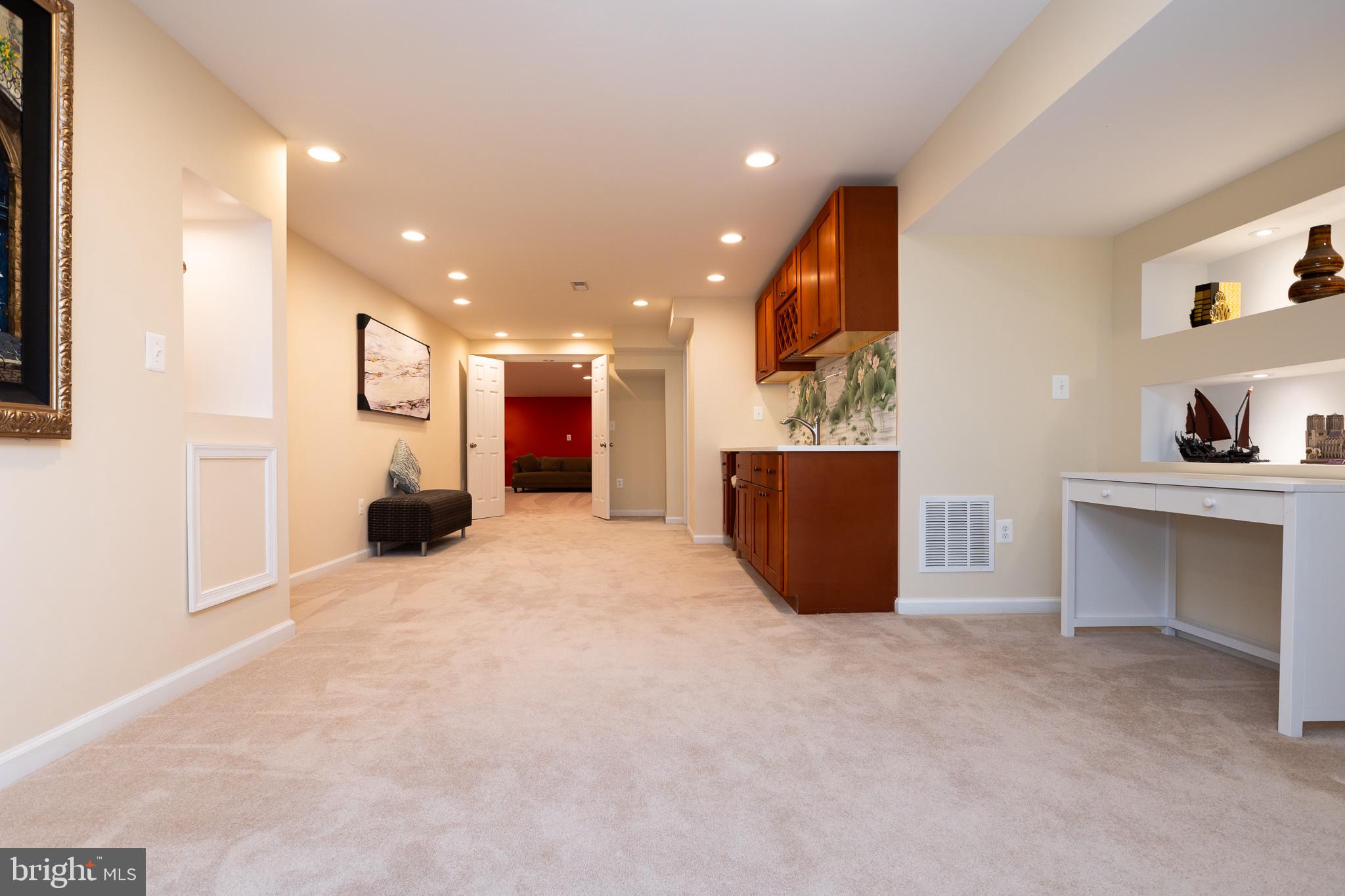 VILLAGE OF RIVER HILL - Residential