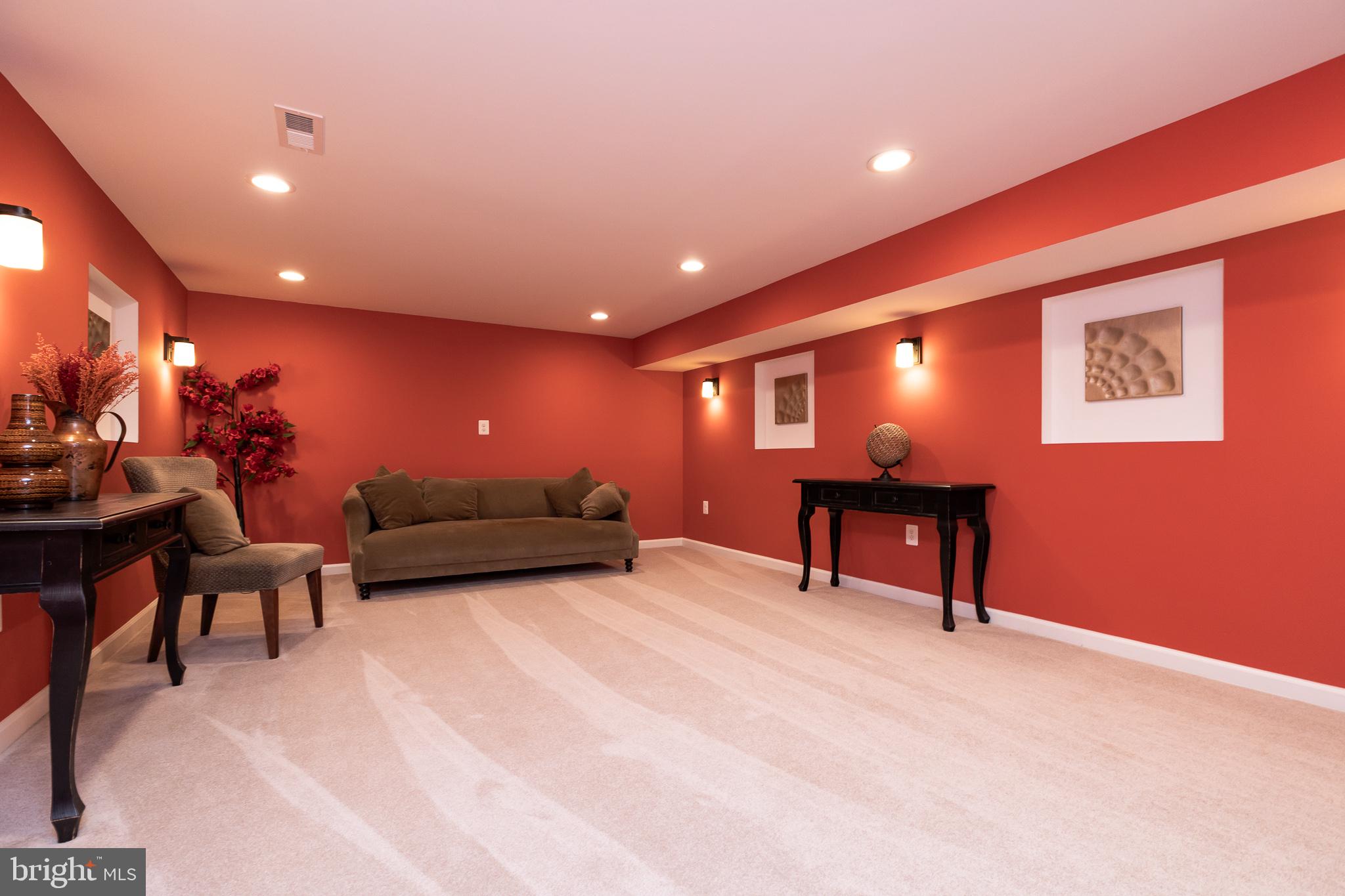 VILLAGE OF RIVER HILL - Residential
