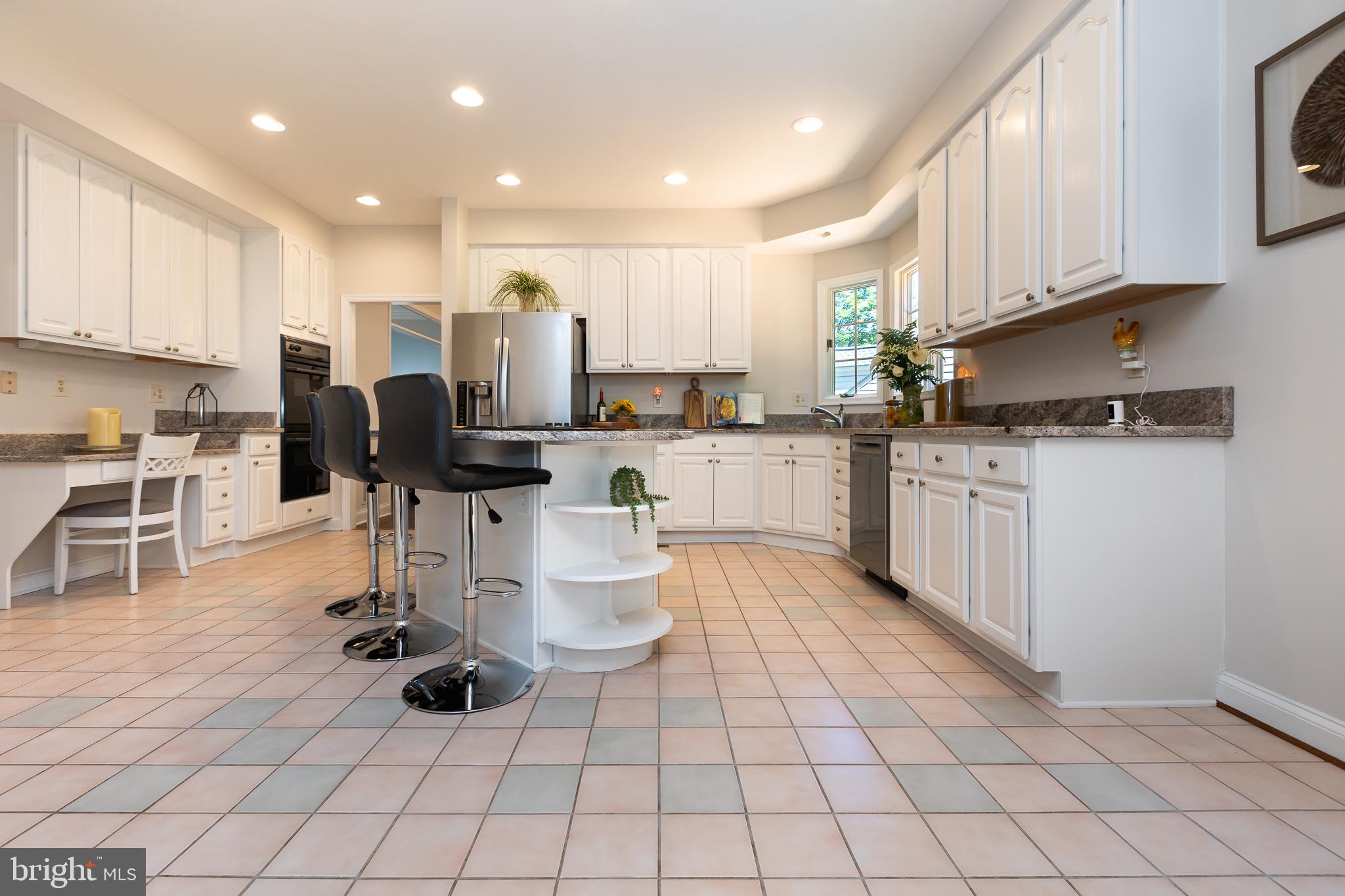 VILLAGE OF RIVER HILL - Residential