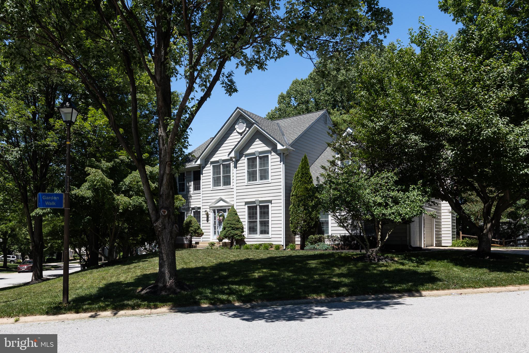 VILLAGE OF RIVER HILL - Residential