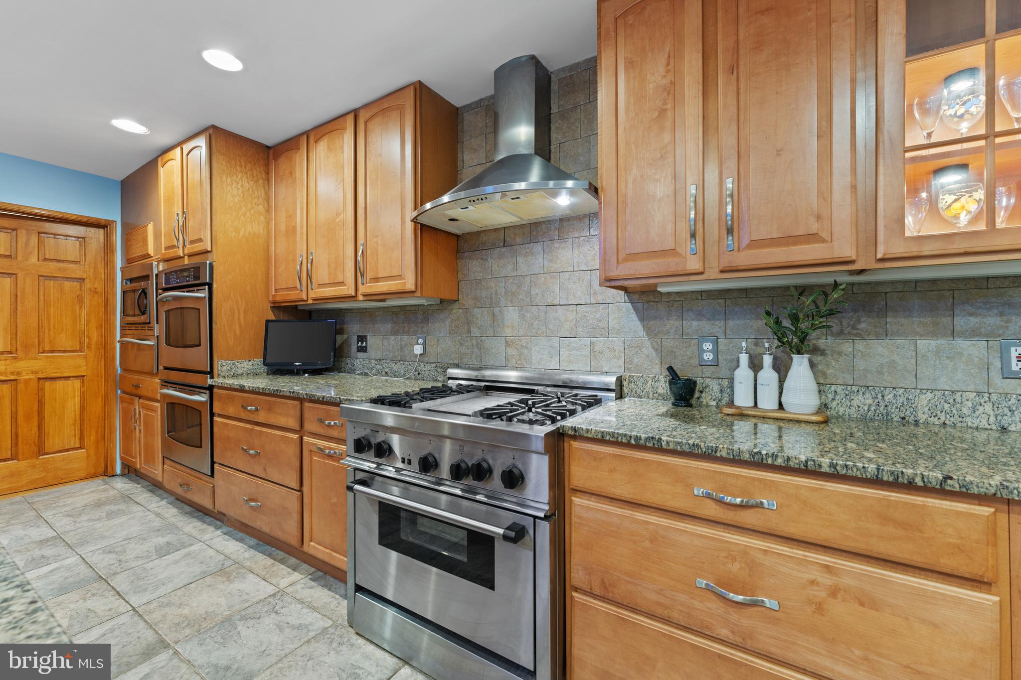 TALL OAKS - Residential