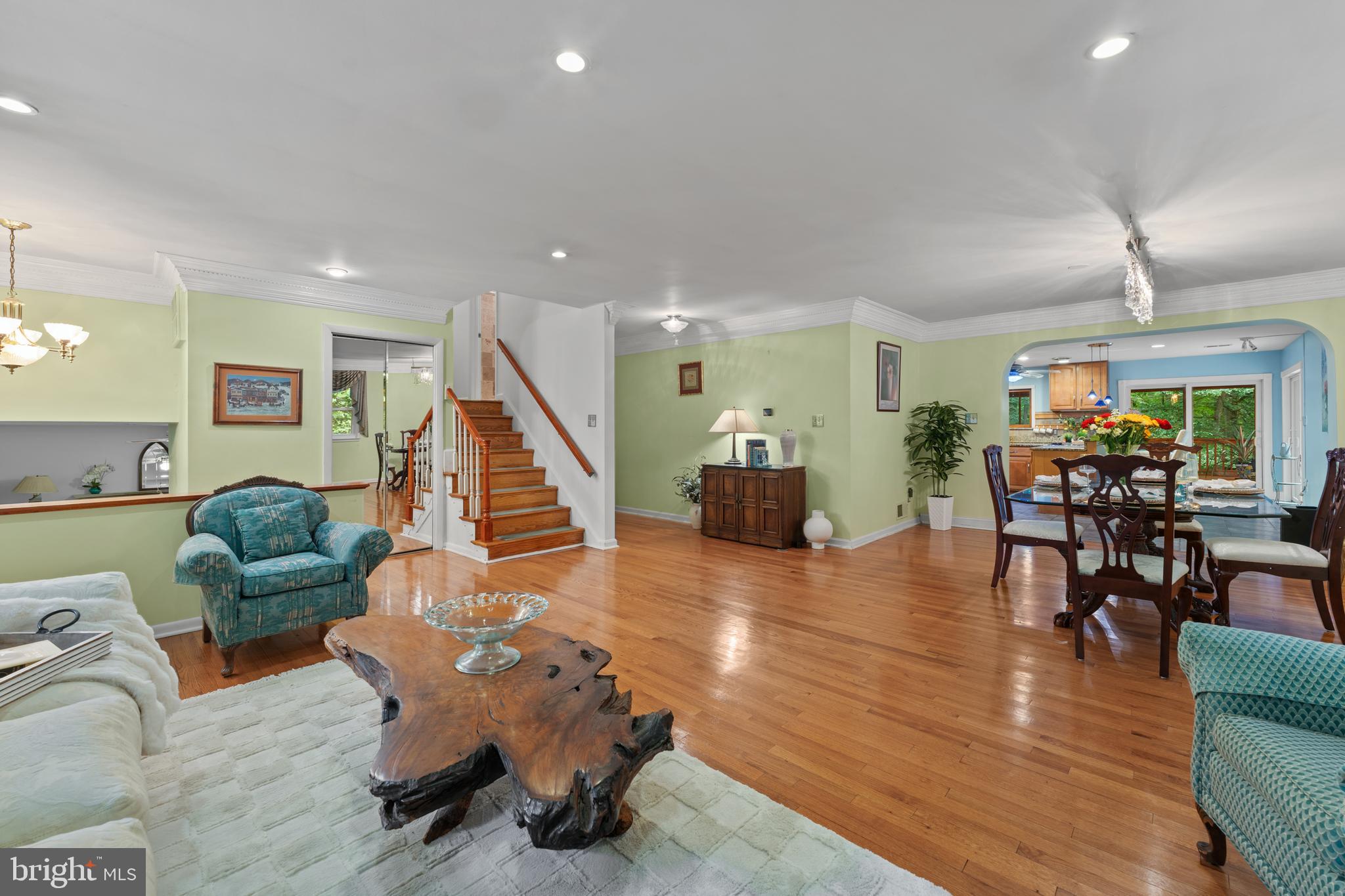 TALL OAKS - Residential