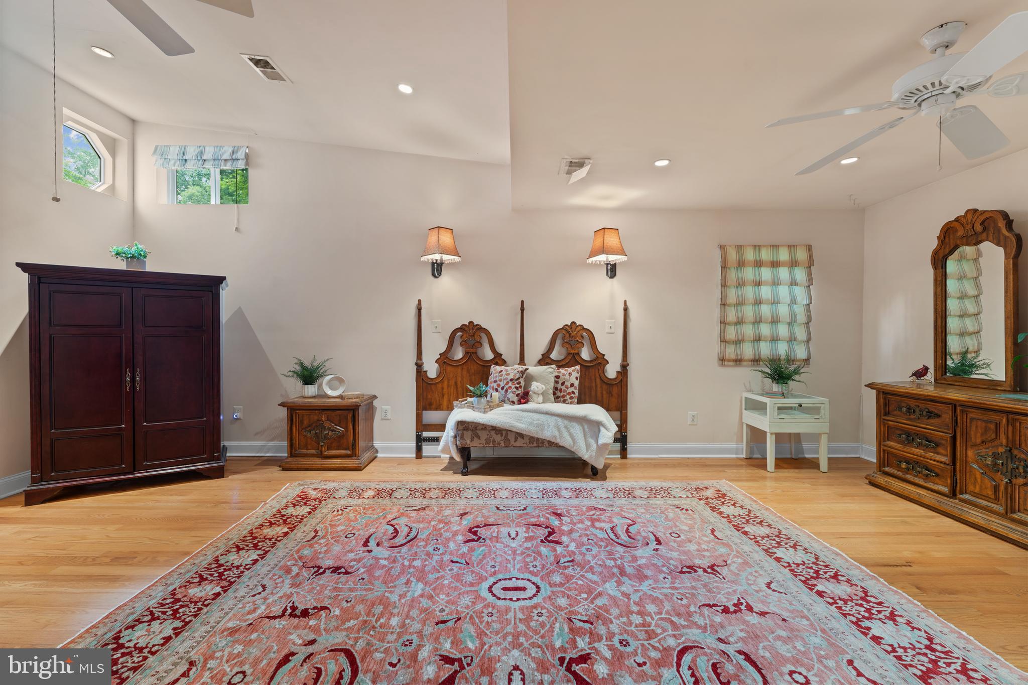 TALL OAKS - Residential