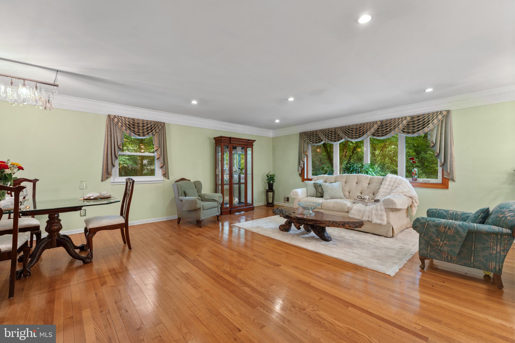 TALL OAKS - Residential