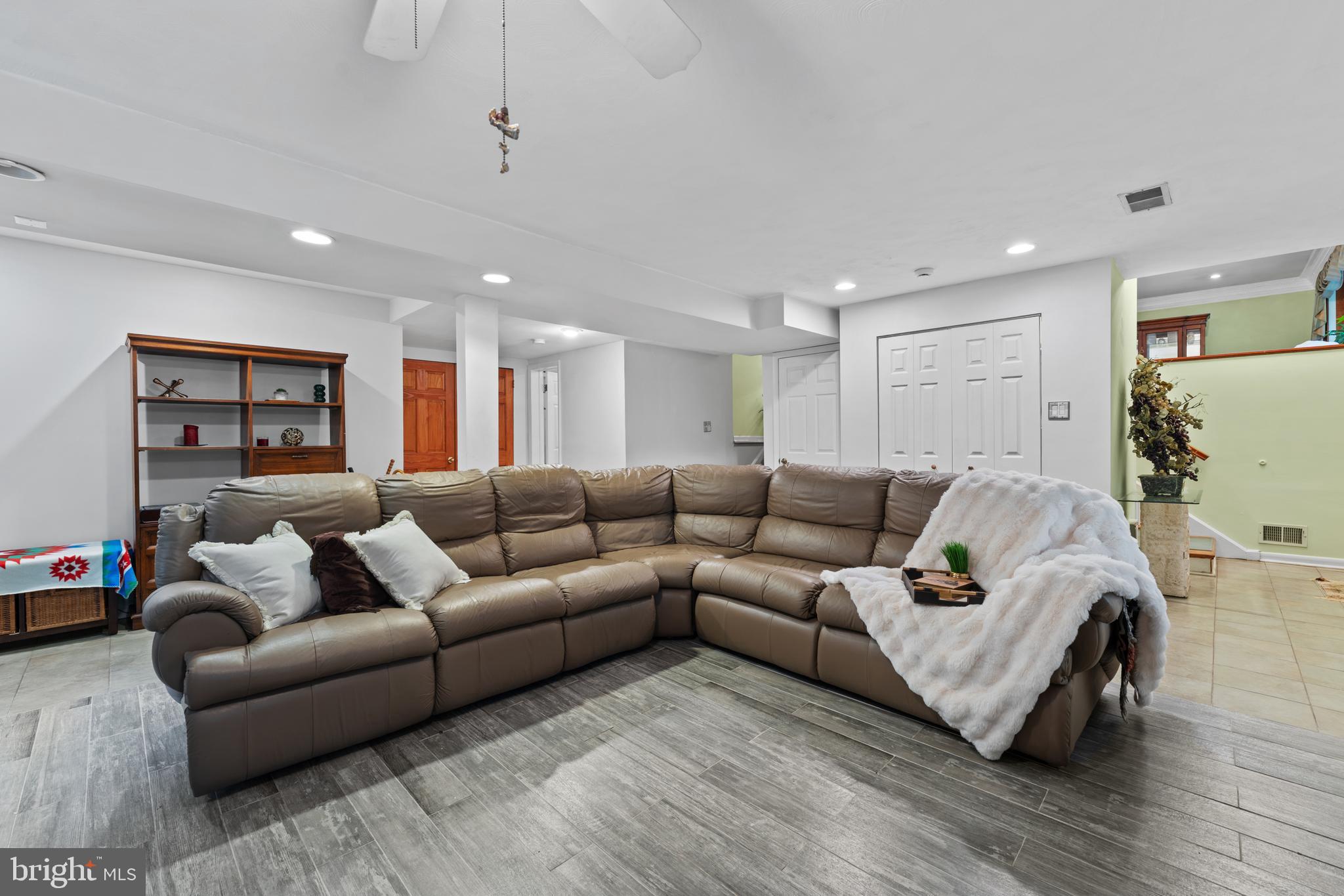 TALL OAKS - Residential