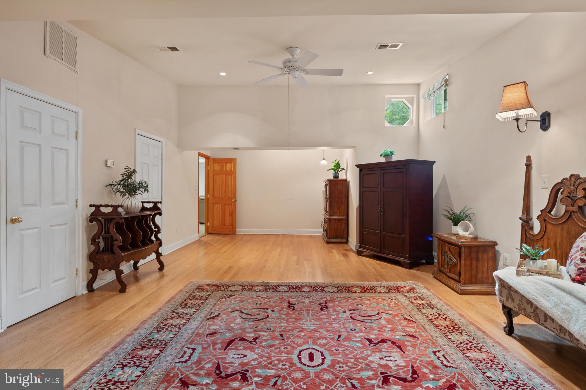 TALL OAKS - Residential