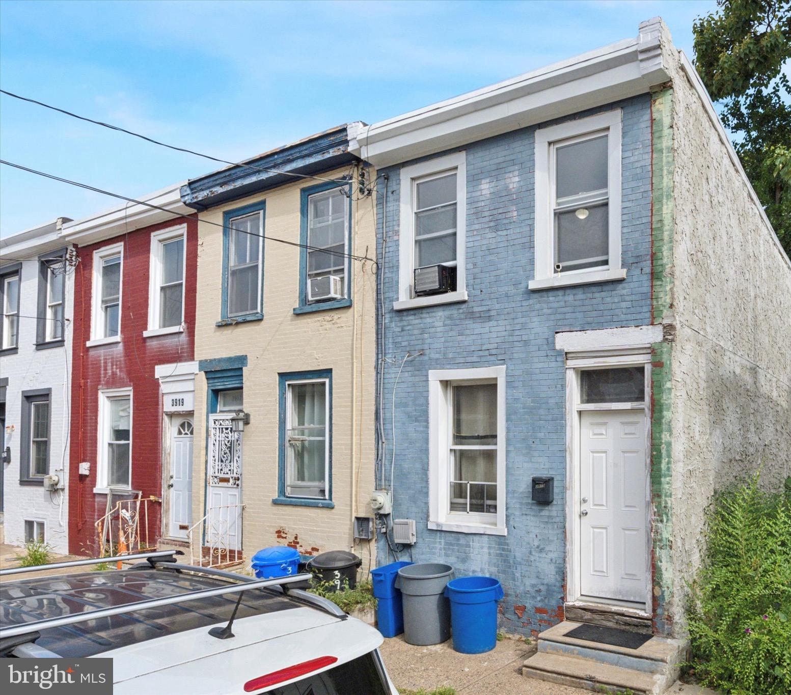 This 2 bedroom 1.5 bathroom Mantua home sits on a nice block. Open the door to a well sized living space that flows through to the kitchen. Behind the kitchen is a mud room with a half bath and a door that leads to the great outdoor space. Head upstairs to the 2 bedrooms and 1 bathroom. Property is close to the various amenities that University City has to offer, as well as easy access to downtown Philadelphia.