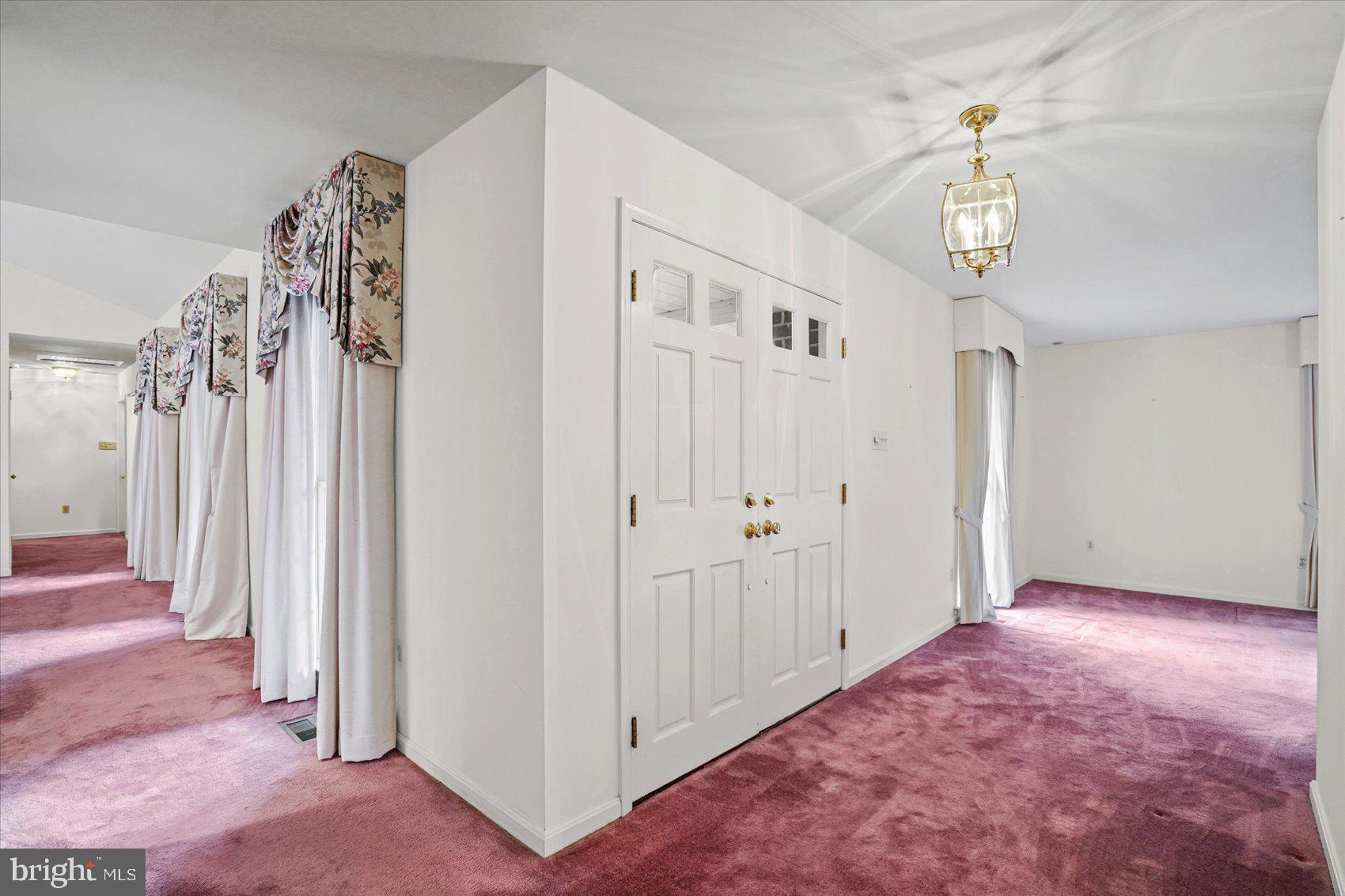 FOLLY QUARTER - Residential
