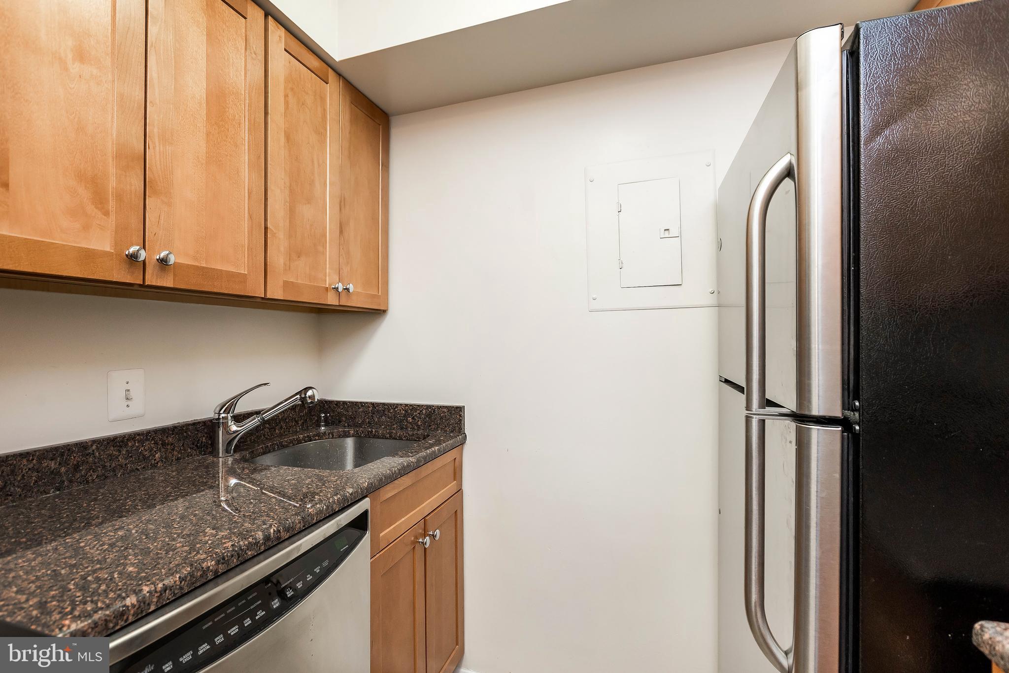 FAIRMONT PLAZA - Residential