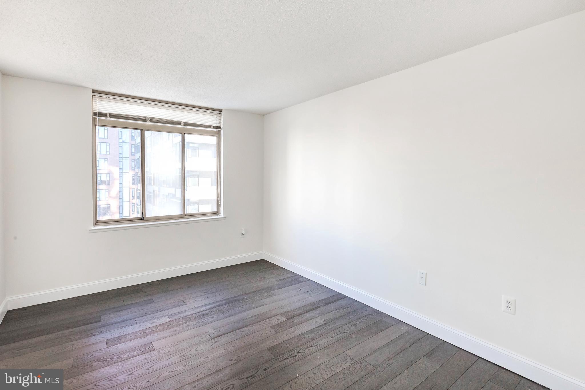 FAIRMONT PLAZA - Residential
