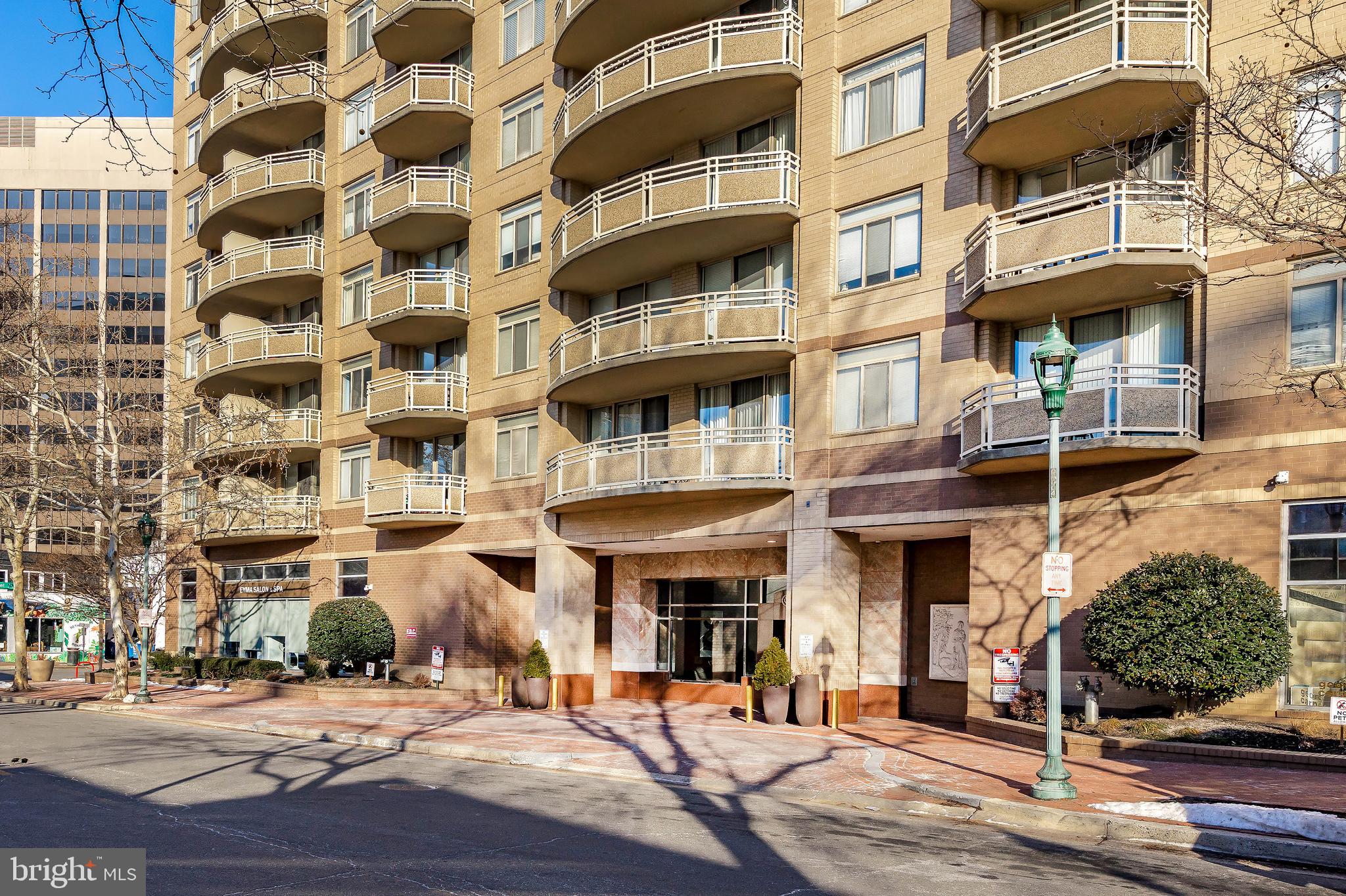 FAIRMONT PLAZA - Residential