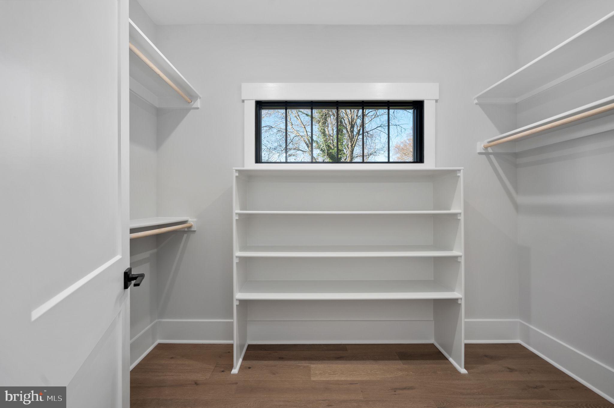 EAST VIENNA WOODS - Residential