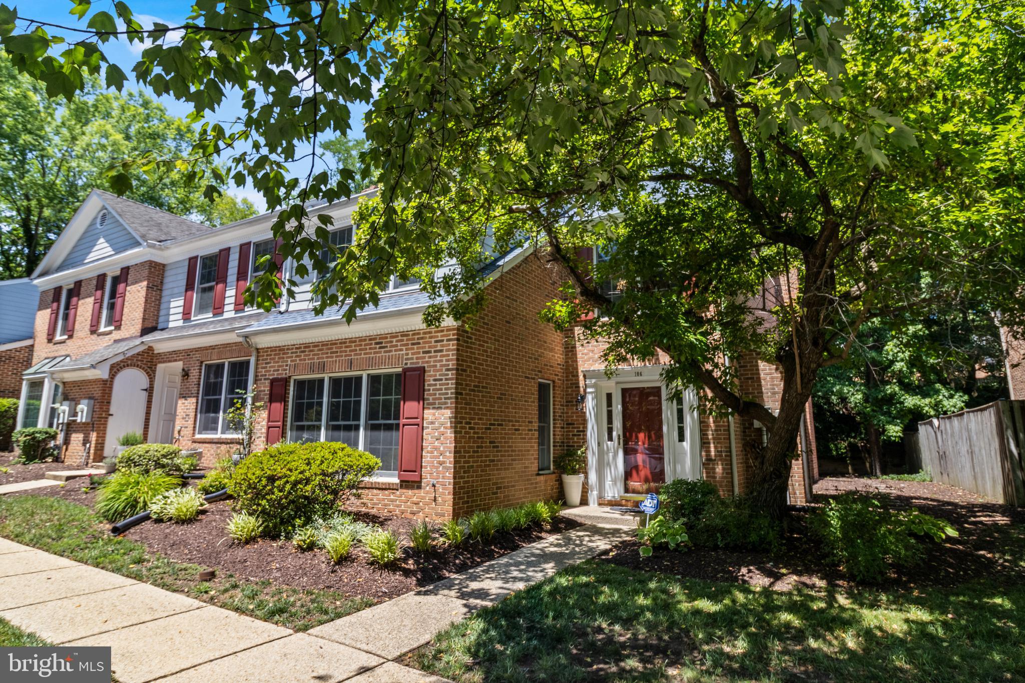 Absolutely beautiful END UNIT in Hickory Ridge. Owners have done many upgrades on both the main level and upper level. Shows like a model! You'll love the back yard (courtyard style), perfect place to entertain, BBQ, or just relax. There are 2 attached storage sheds, 1 in the rear , 1 on the side. You can walk into town from this location, enjoy music at Town Hall on Friday nights during the summer months, library, restaurants, shopping at the local boutiques, medical & banking.  Stay tuned for future OPEN HOUSE Saturday 11-1