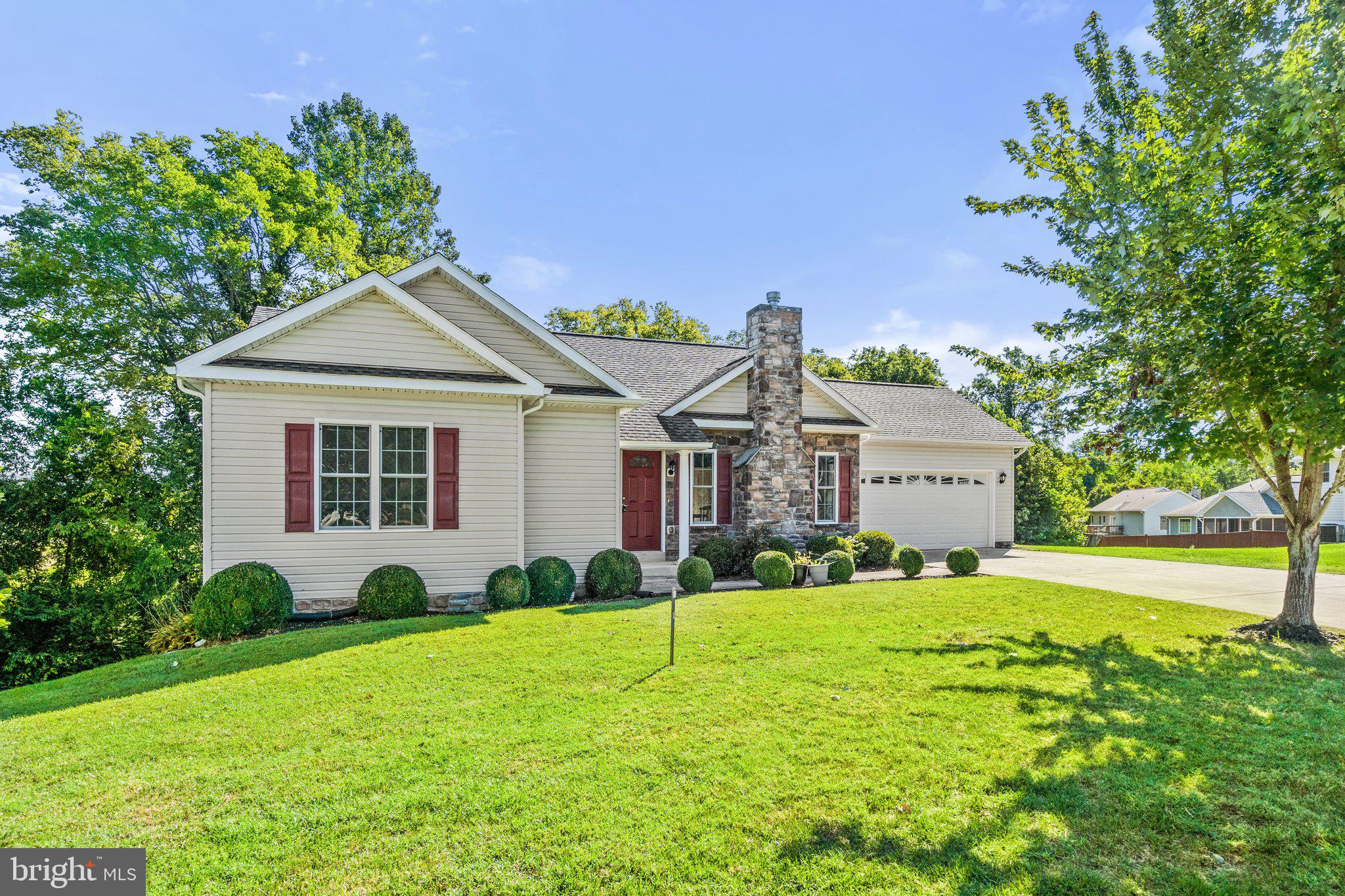 KINGS MANOR - Residential