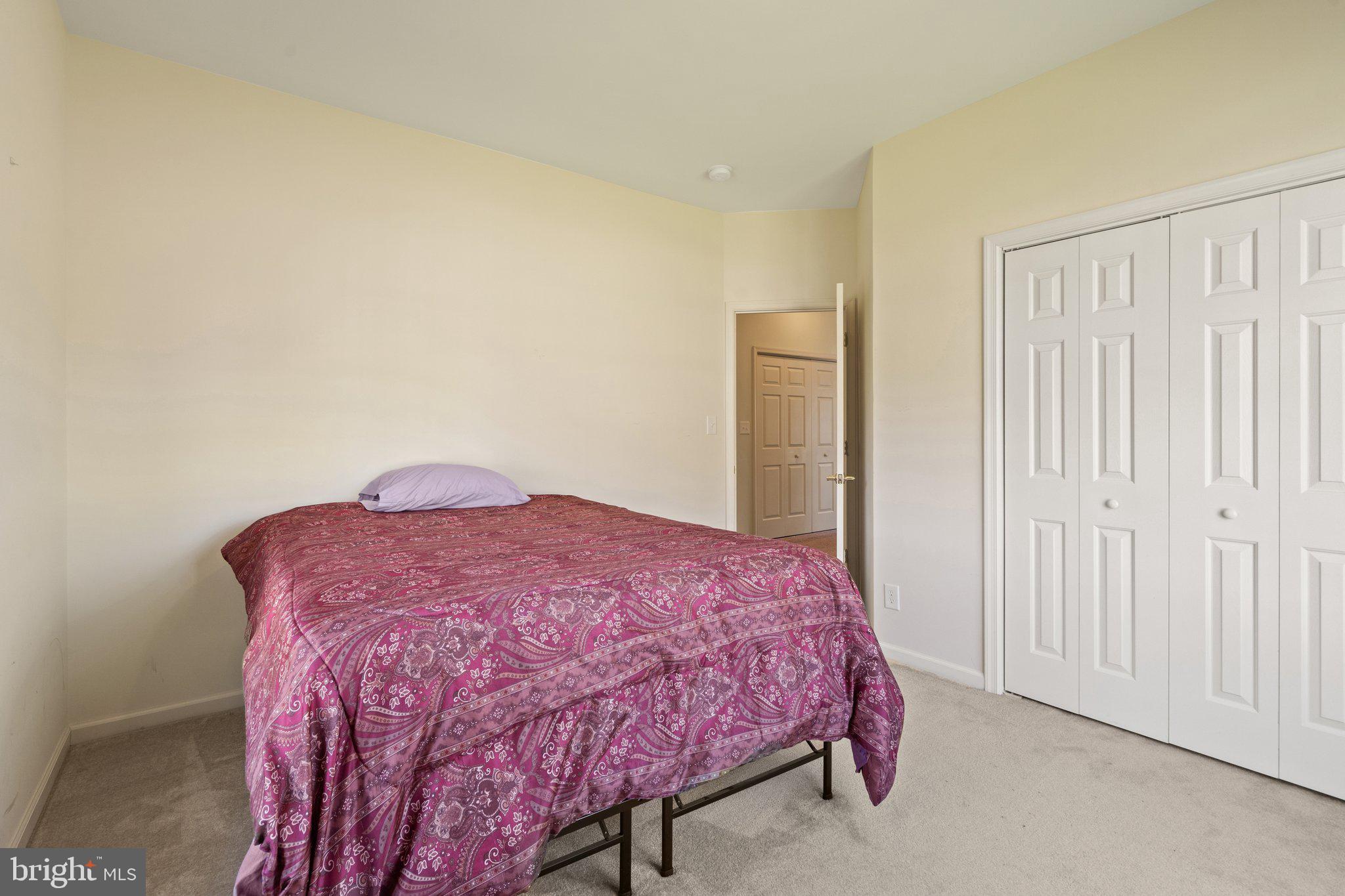 KINGS MANOR - Residential