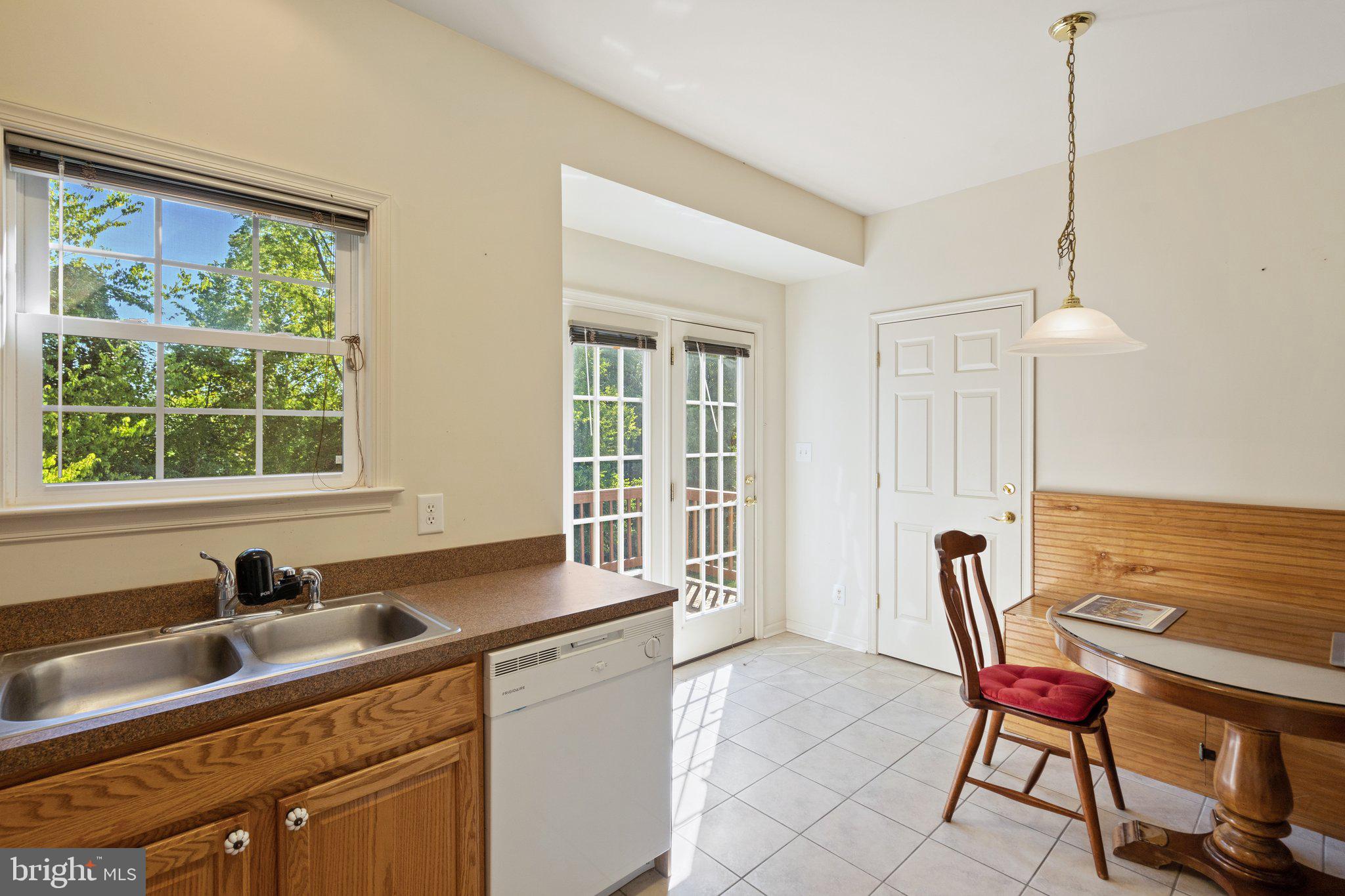 KINGS MANOR - Residential