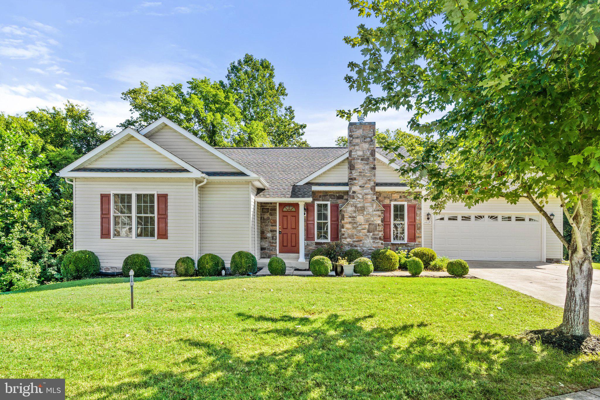 Highly sought after neighborhood in Kings Manor.  3 bedroom, 2 bath on main level. Full unfinished walk out basement to finish as you wish. Home is situated on a quiet cul-de-sac. Gas fireplace.  Custom master bathroom with  shower. Enjoy the peace and quiet on the 10x14 deck. A large community, stocked pond to enjoy near the house. Setup your folding chair and relax to the view of the water and leaves changing.  No more fighting the heat and bugs, lawn care is included in the HOA fees.