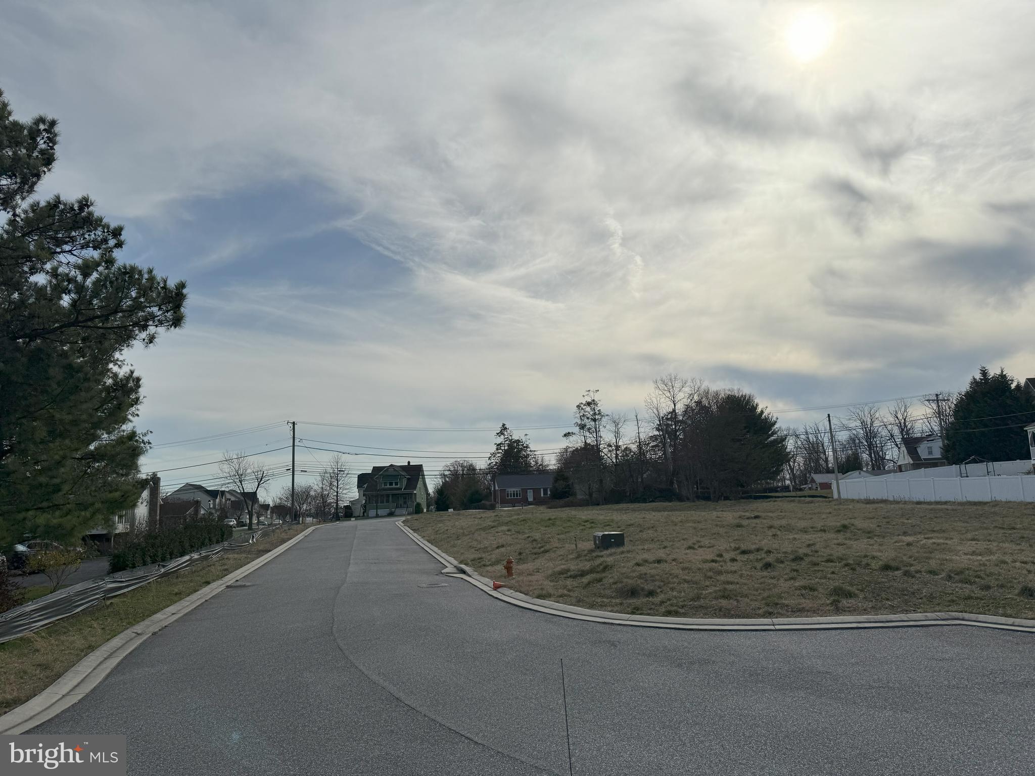GEARY LONG - Land