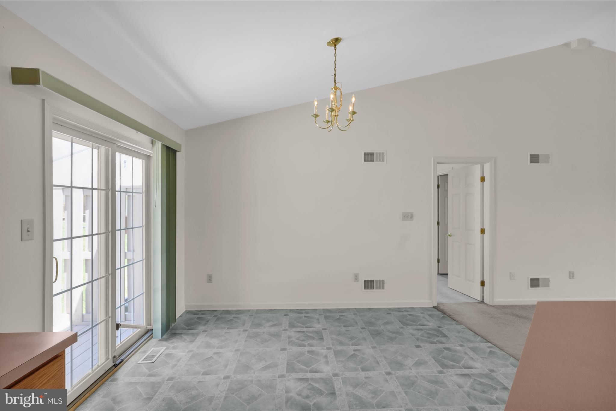 MANOR OAKS - Residential