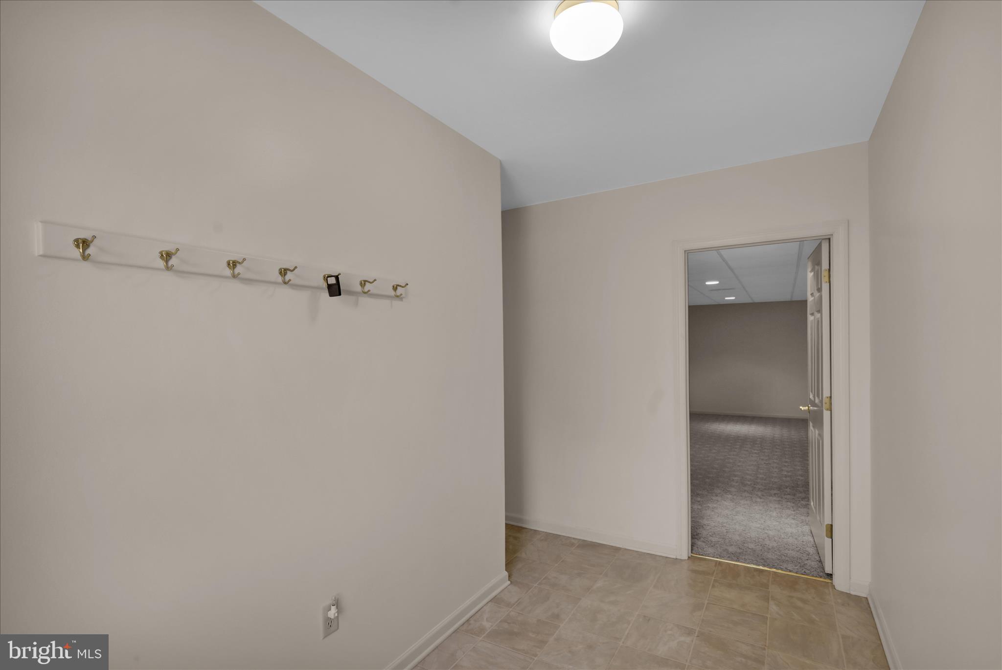 MANOR OAKS - Residential