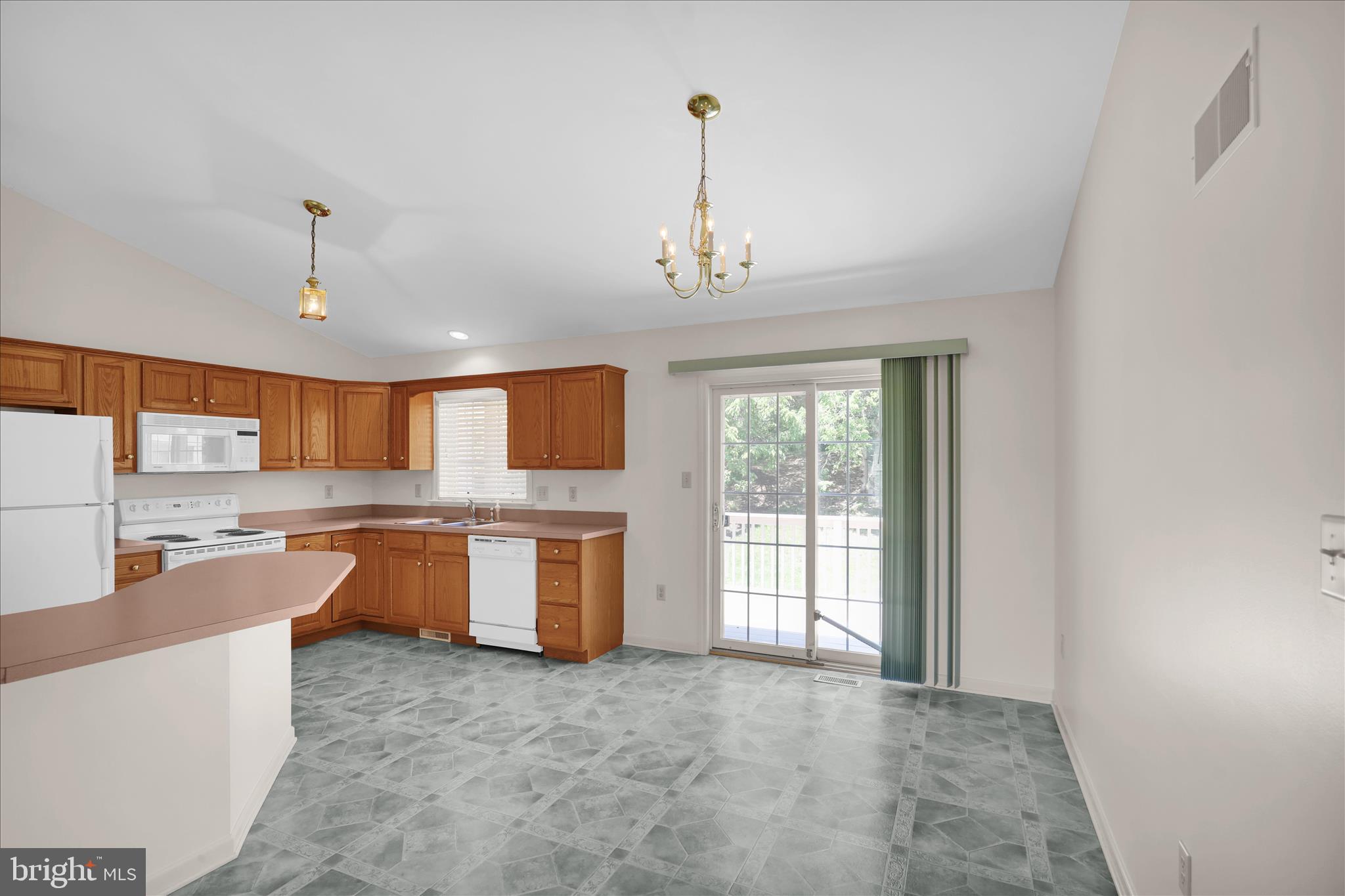 MANOR OAKS - Residential