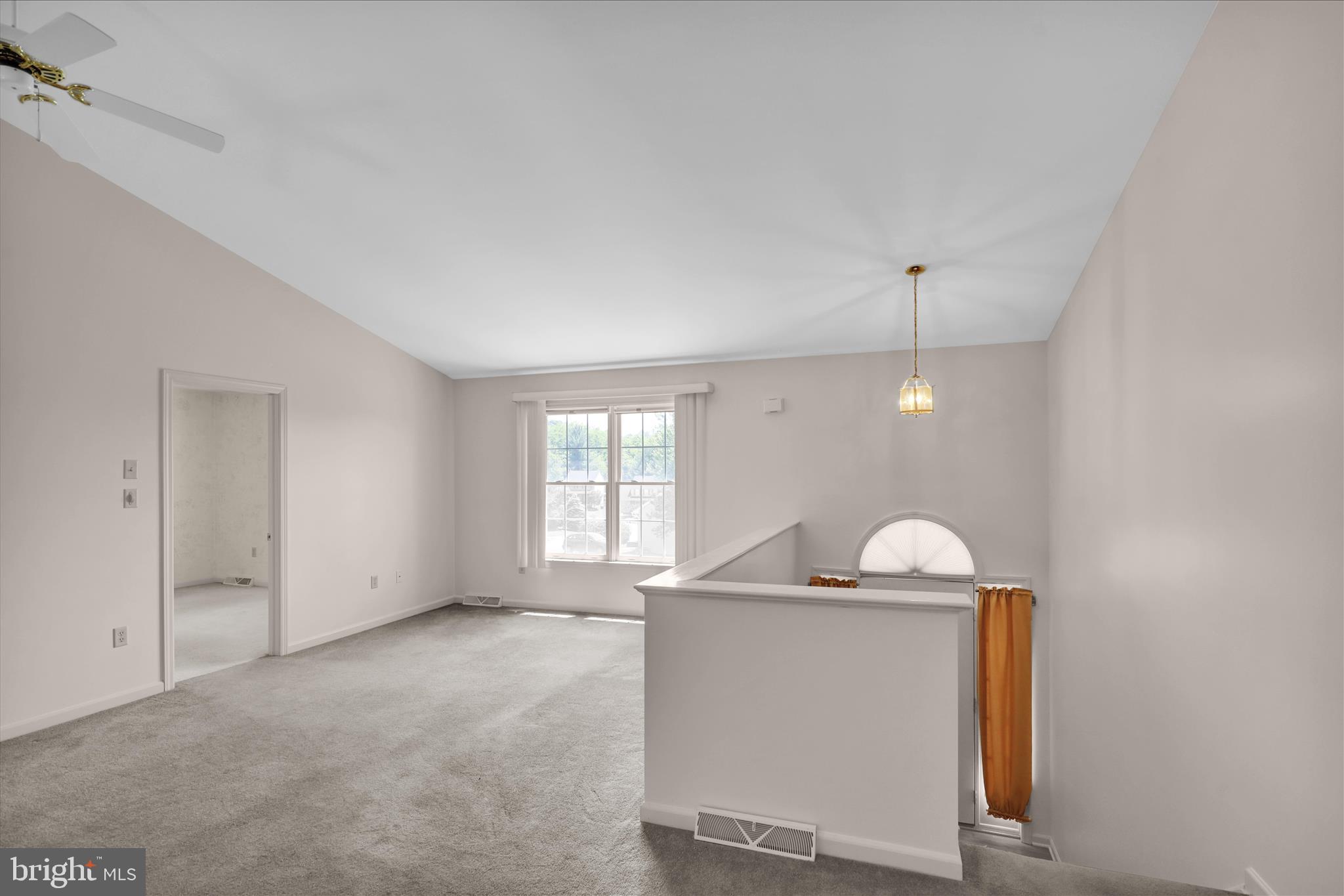 MANOR OAKS - Residential