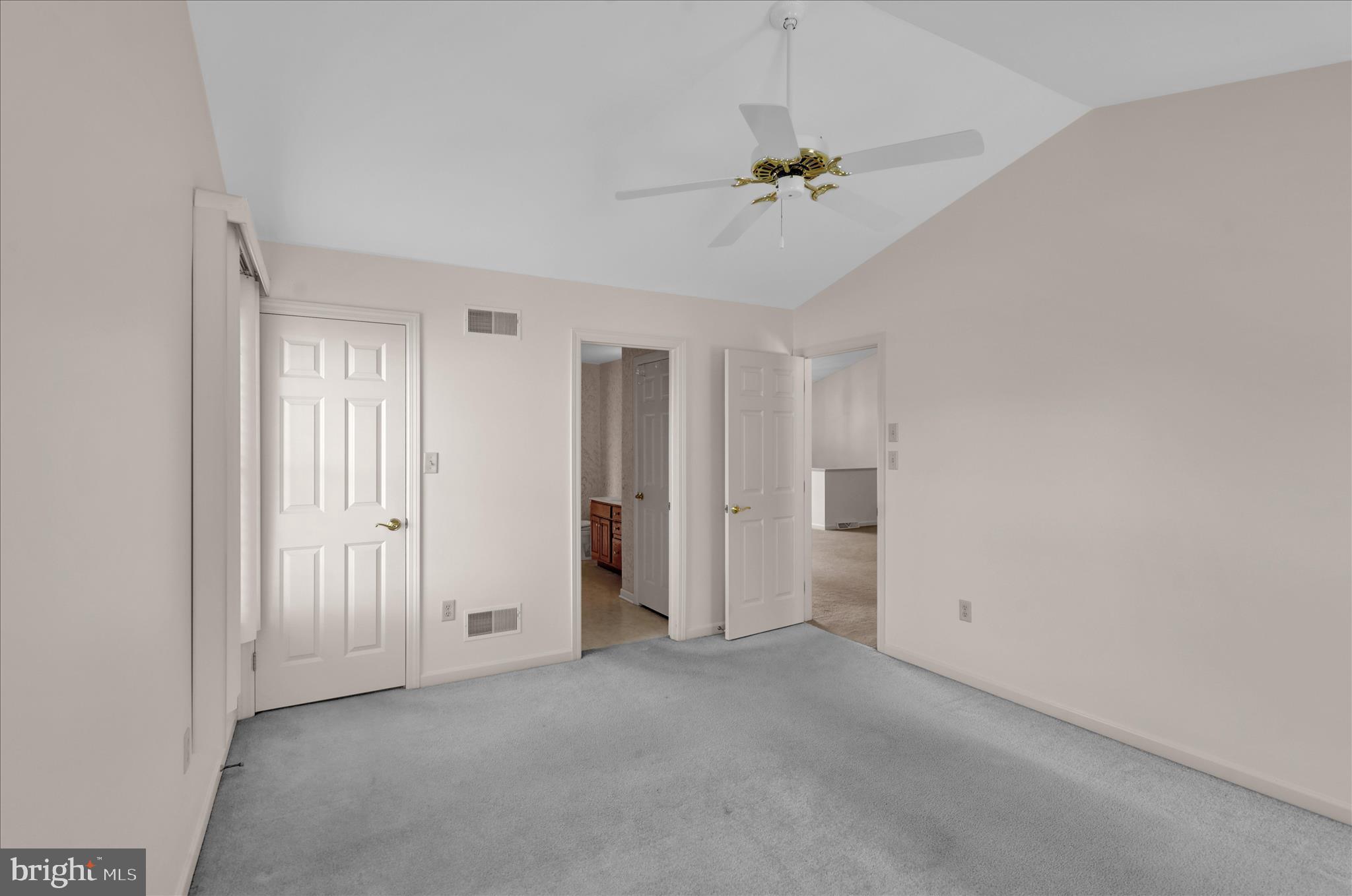 MANOR OAKS - Residential