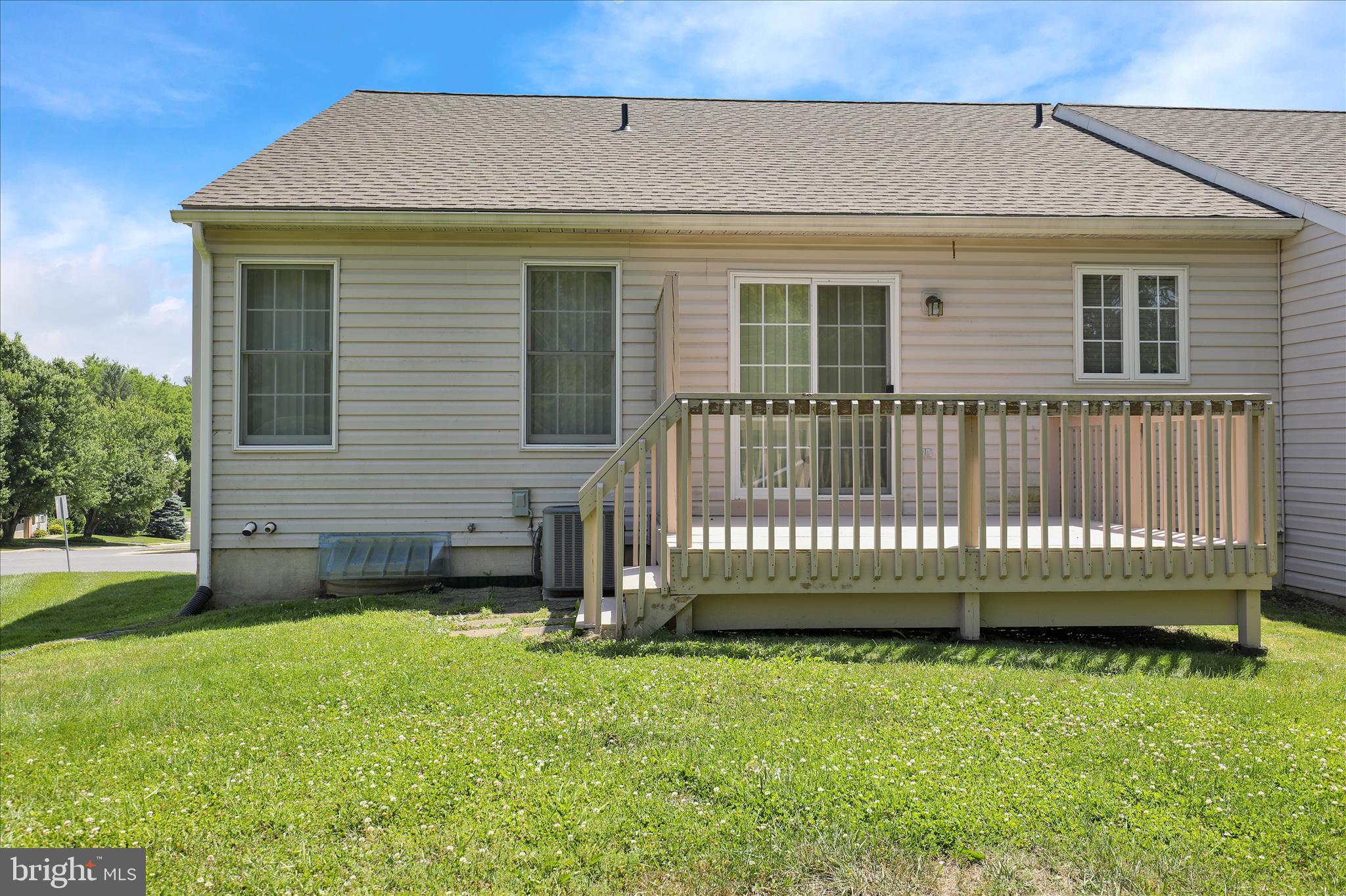 MANOR OAKS - Residential
