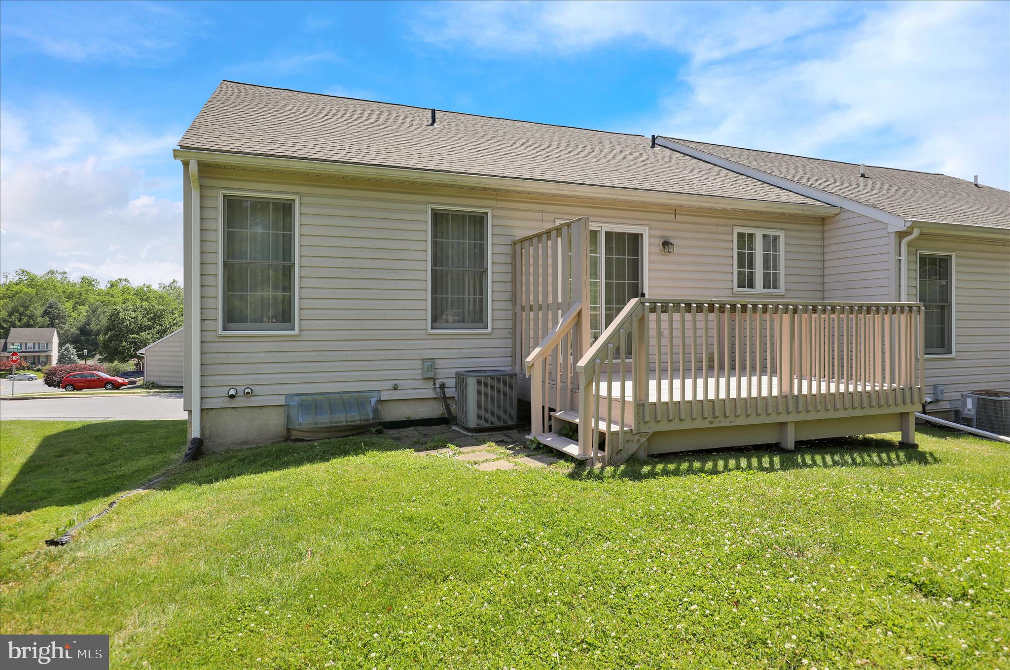 MANOR OAKS - Residential