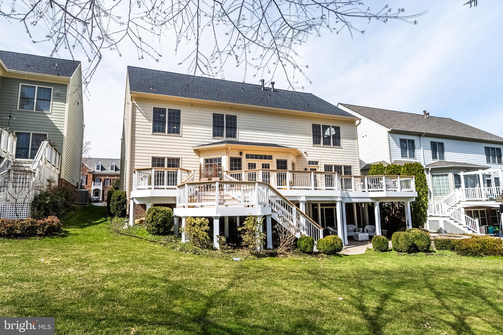 RIVER FALLS - Residential