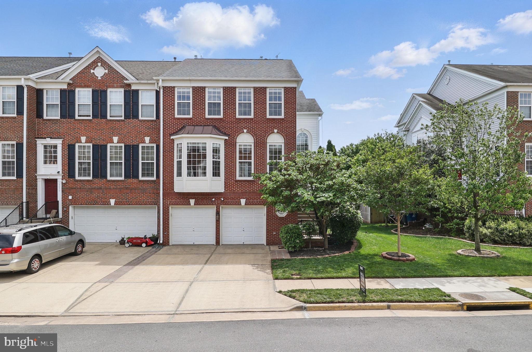 STUNNING 3 LEVEL END-UNIT BRICK TH W/2-CAR GARAGE HAS 3-SIDES FOR LIGHT TO SHINE IN.*THIS SOUGHT-AFTER ELEGANT & SPACIOUS FLOOR PLAN LOOKS  AND FEELS LIKE A SF HOME*GOURMET KITCHEN W/BAY WINDOW, UPGR .S.S.APPL & CERAMIC TILE FLOOR*JUST FRESHLY PAINTED!*HYPO-ALLERGENIC (NO CARPET), OFFICE IN MAIN FLOOR, FULLY WINDOW & DOOR TREATMENTS*ENORMOUS OWNERS SUITE W/LUXURIOUS MASTER BATH*FULLY FINISHED LOWER LEVEL W/REC ROOM AND 4TH BEDROOM/FULL BATH*WALKOUT TO HUGE, LEVEL, FULLY-FENCED/DECK W/STAIRS DOWN/NEW PATIO YARD* ALL BUMPED OUT! THIS HOME IS A MUST SEE!!! COMMUNITY;POOL/TENNIS/BASKETBALL/PLAYGROUNDS.