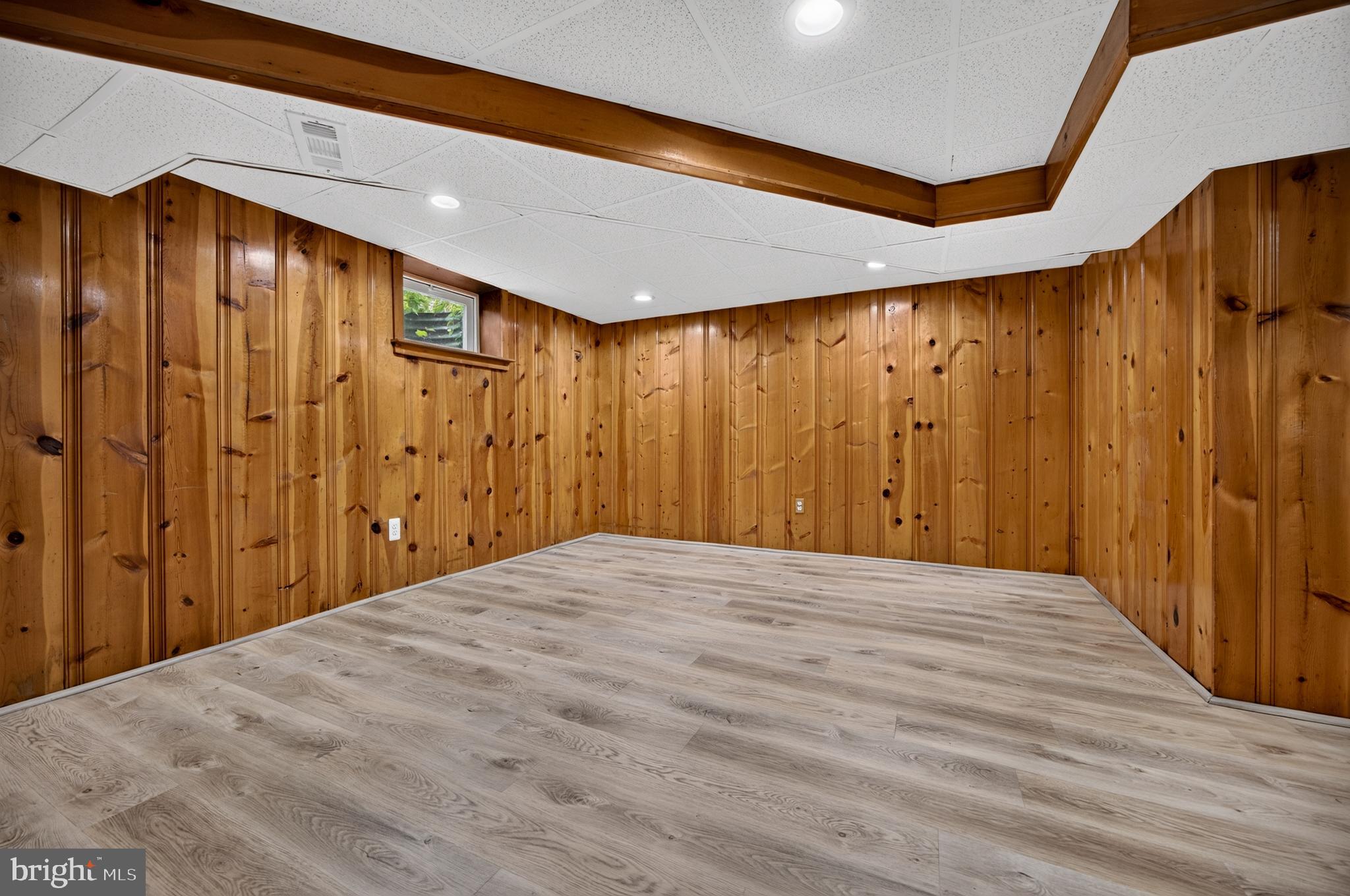 GAYLORD MANOR - Residential