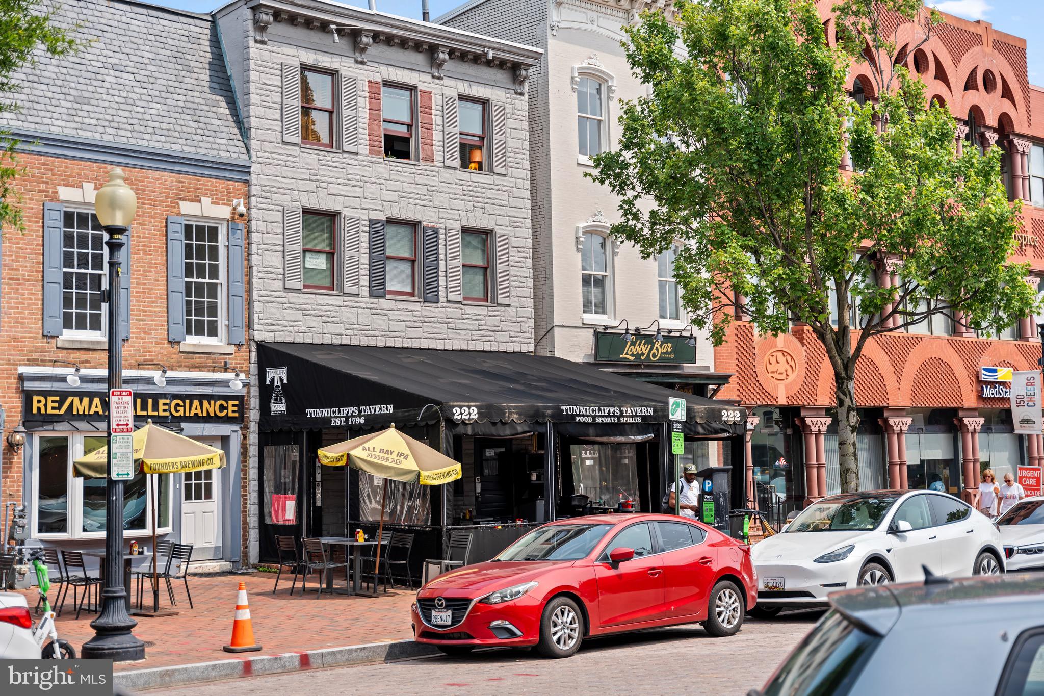 CAPITOL HILL - Residential Income