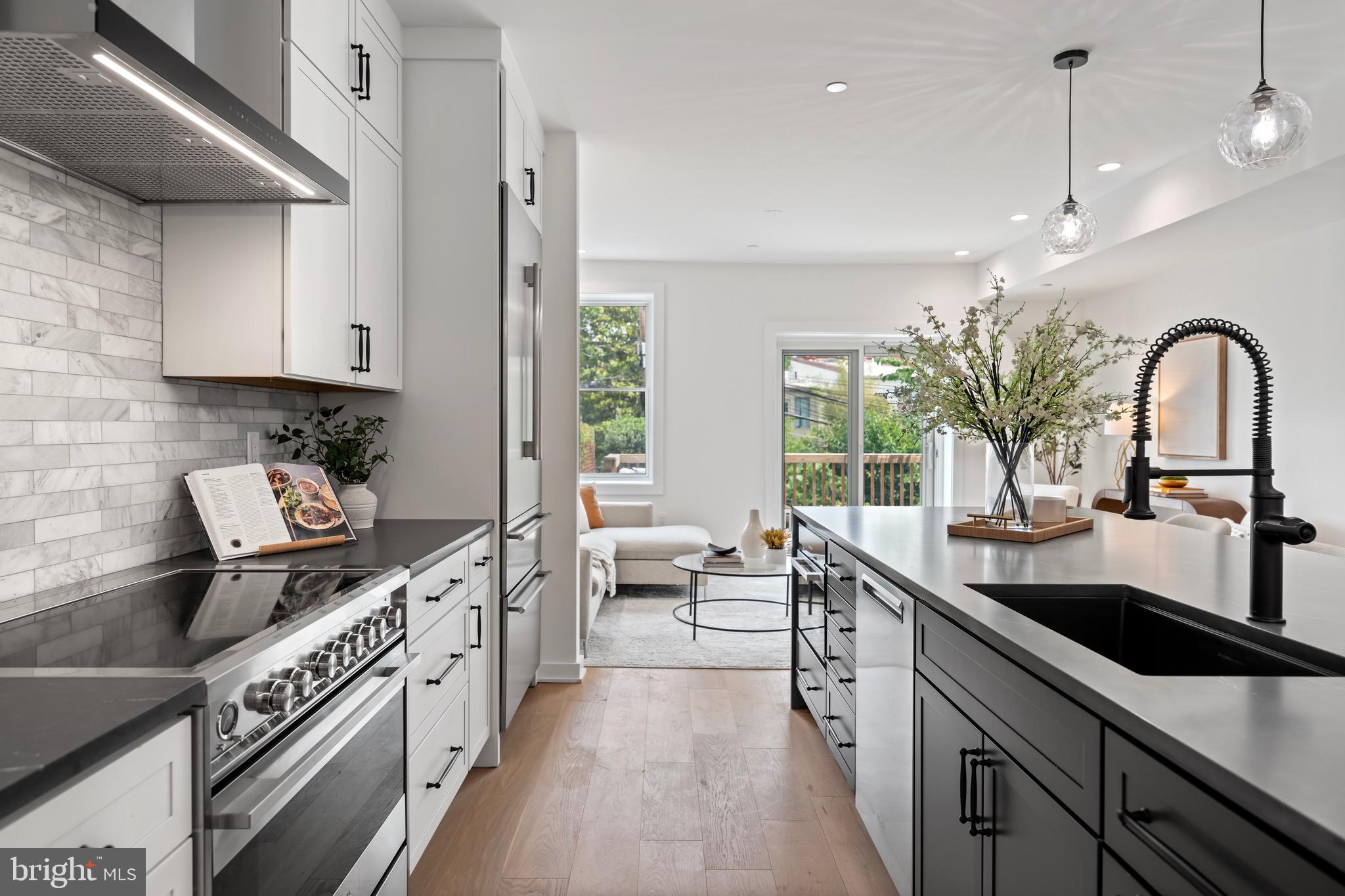 CAPITOL HILL - Residential Income