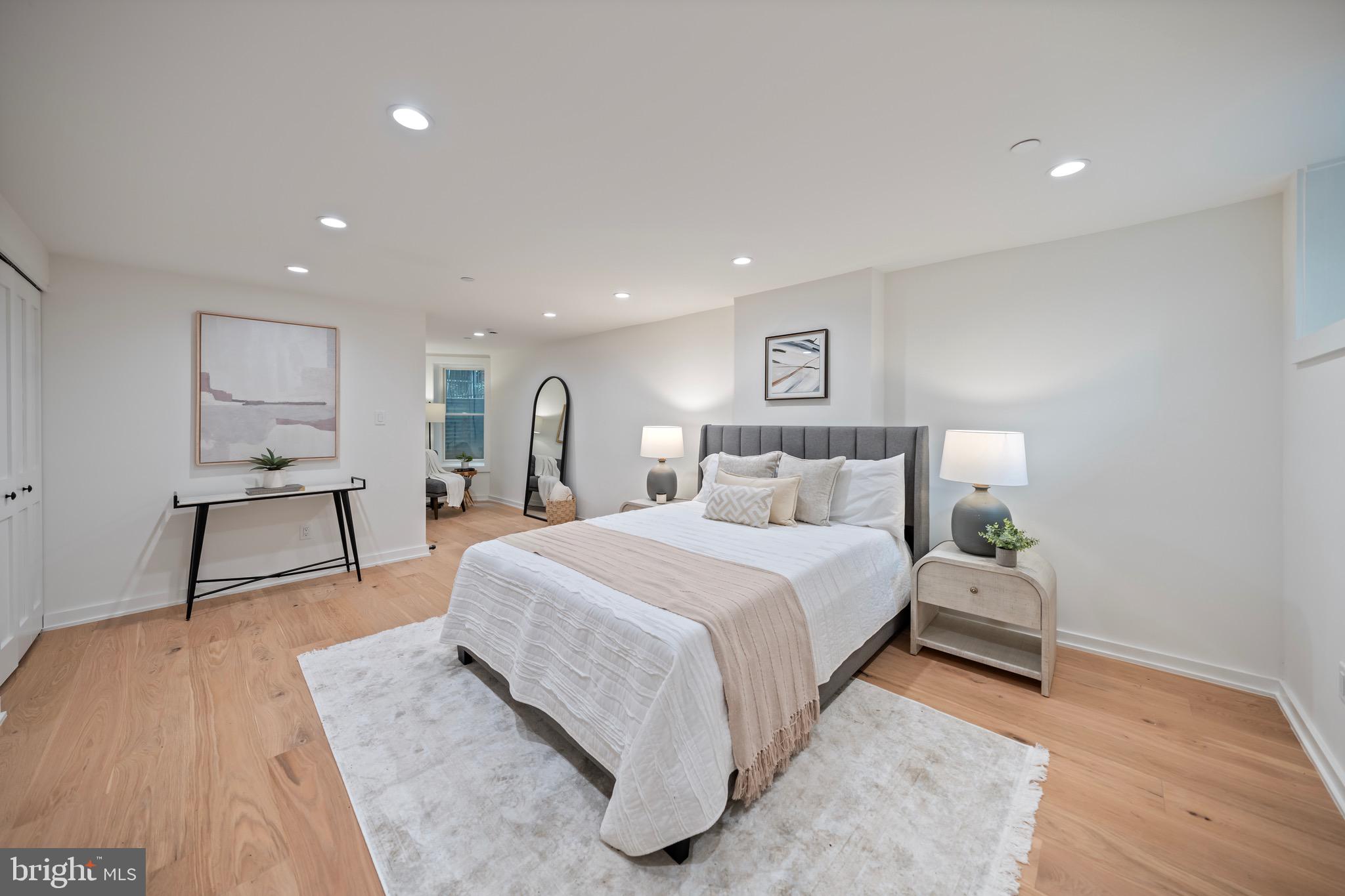 CAPITOL HILL - Residential Income