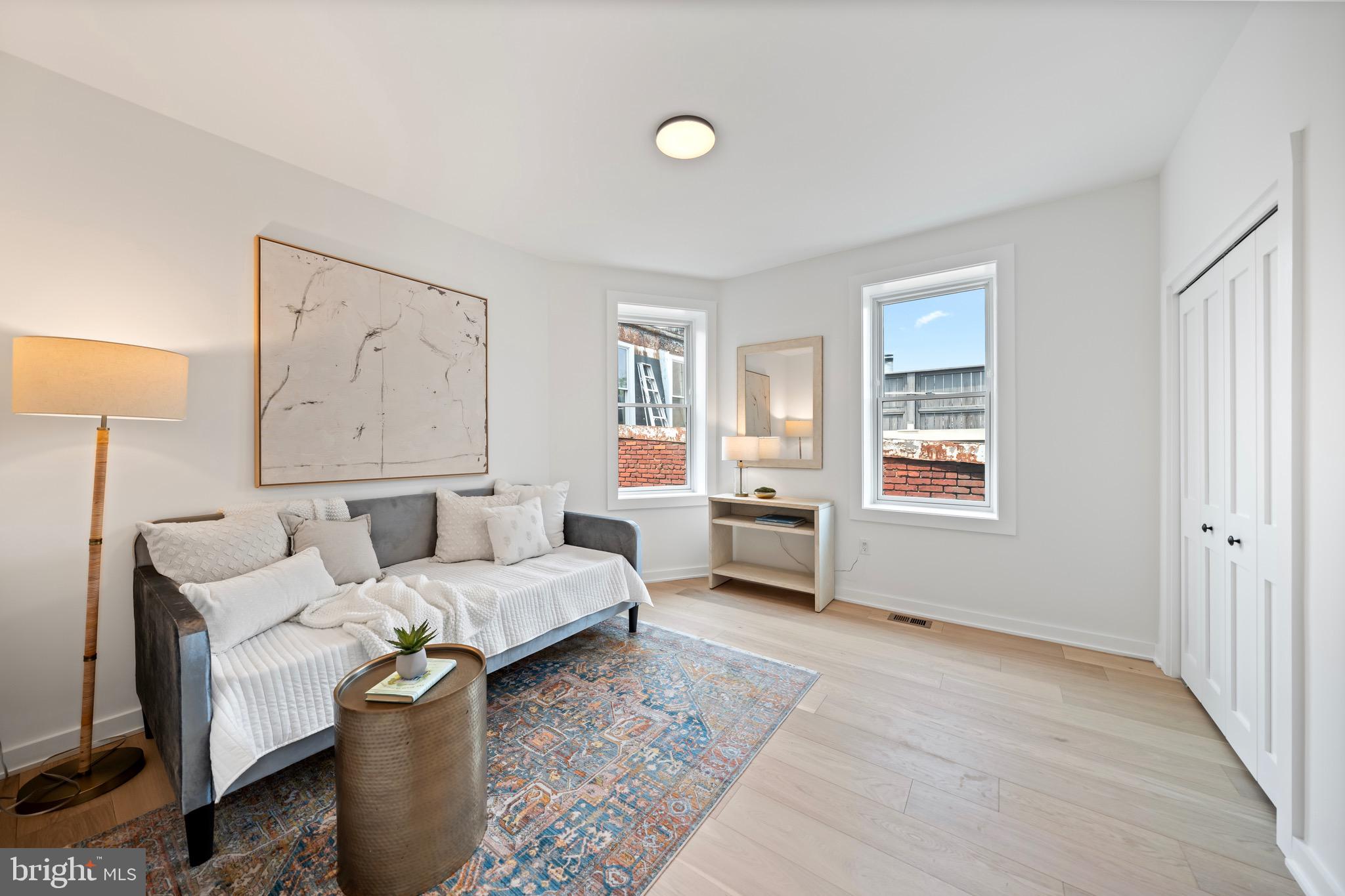 CAPITOL HILL - Residential Income
