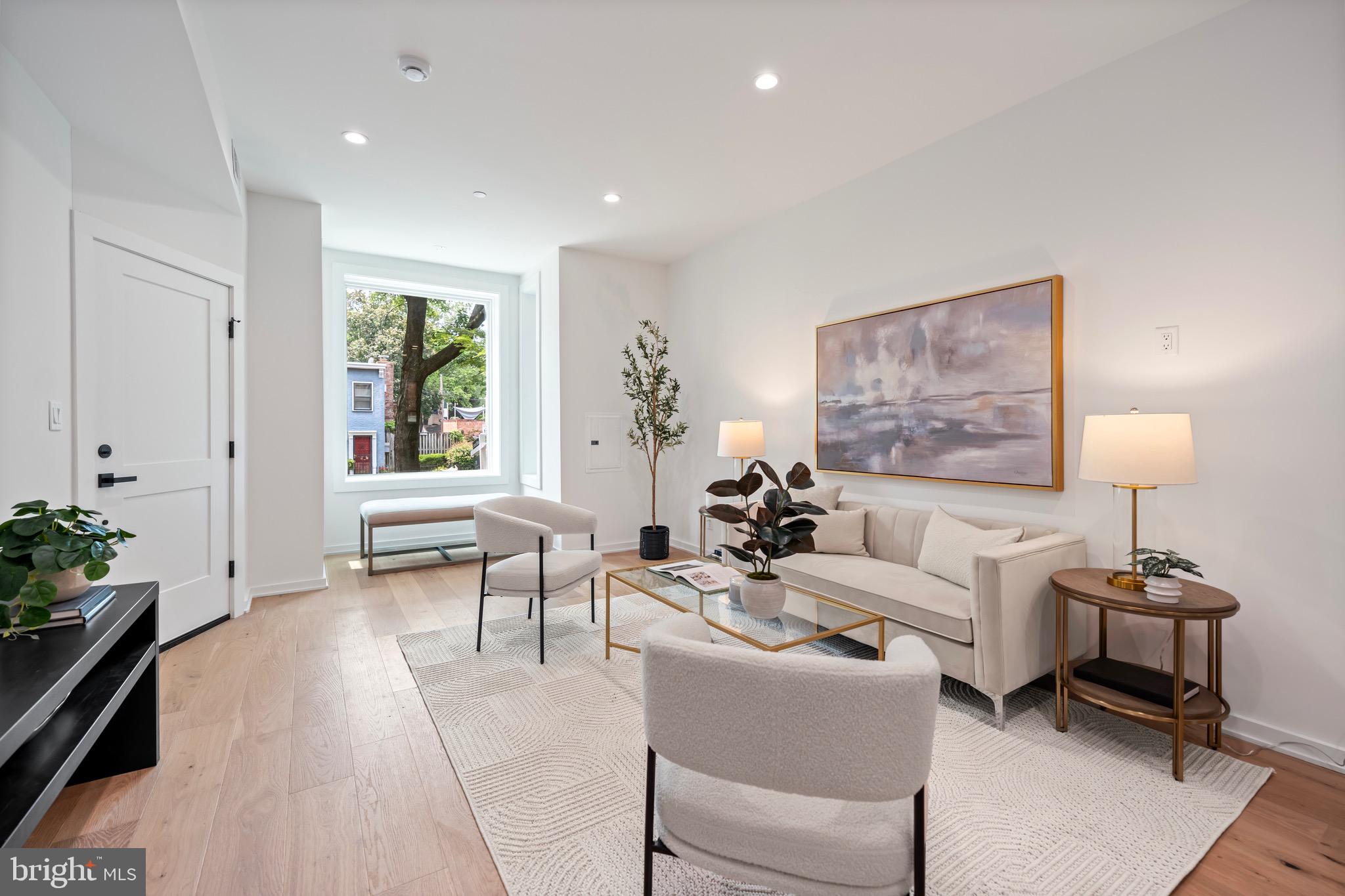 CAPITOL HILL - Residential Income