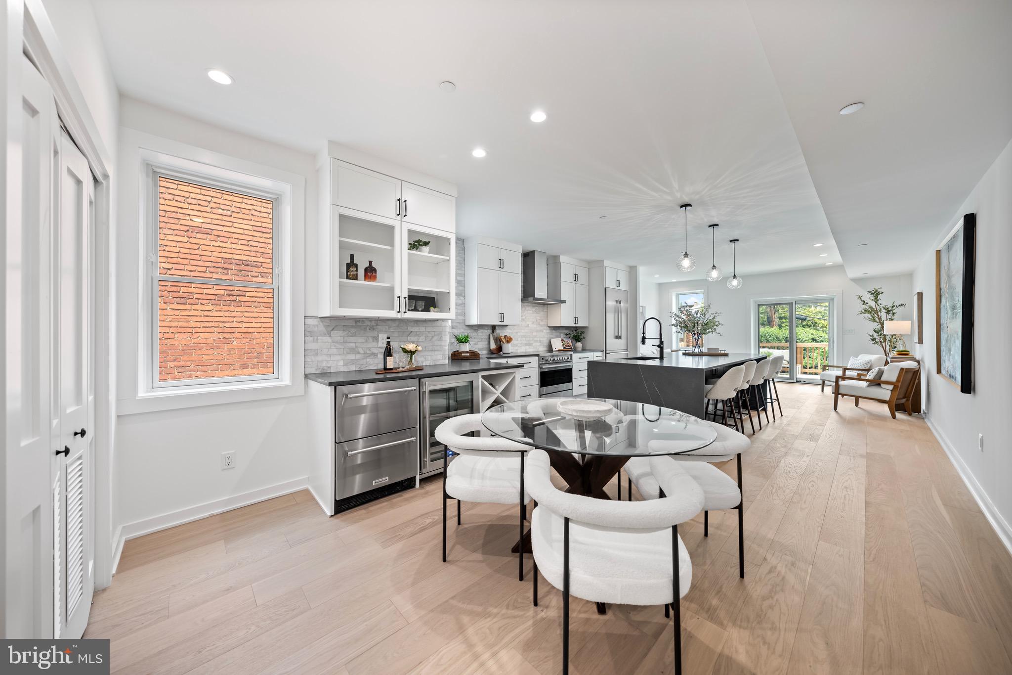CAPITOL HILL - Residential Income