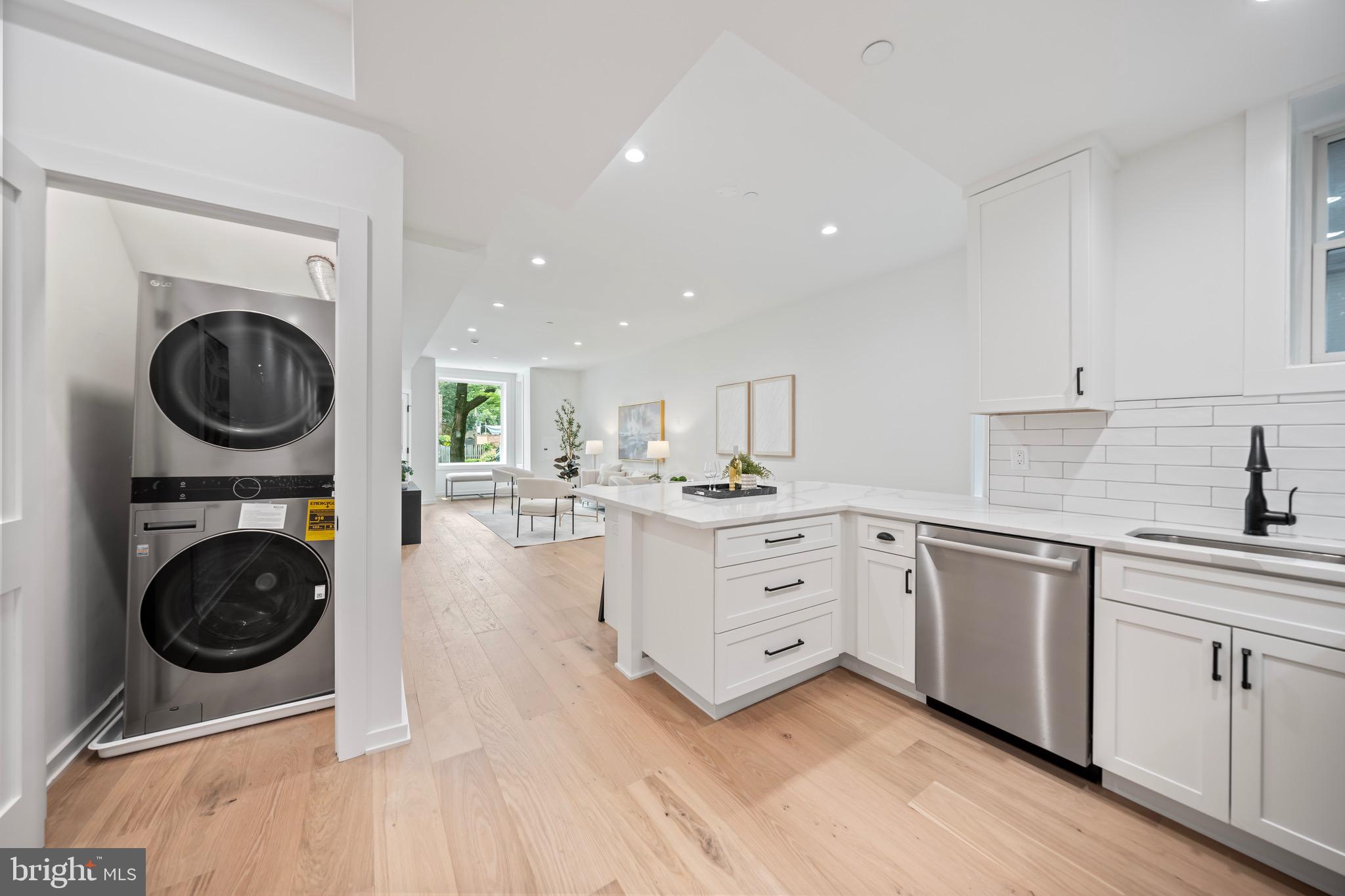 CAPITOL HILL - Residential Income