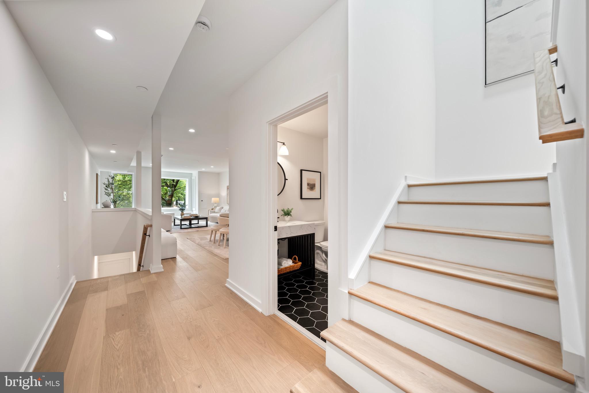CAPITOL HILL - Residential Income