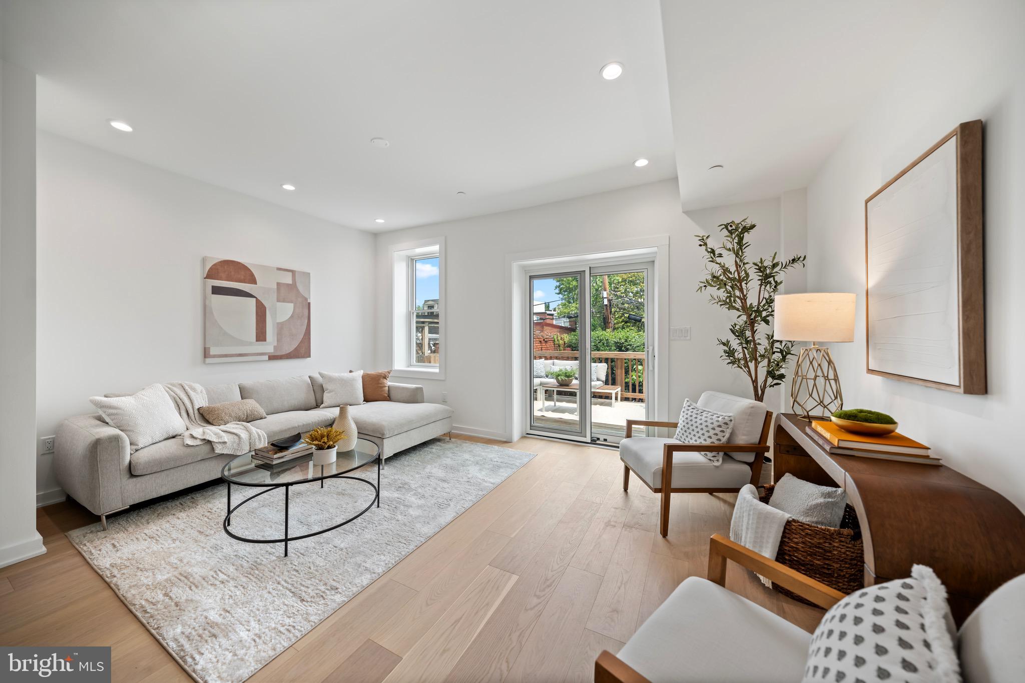 CAPITOL HILL - Residential Income