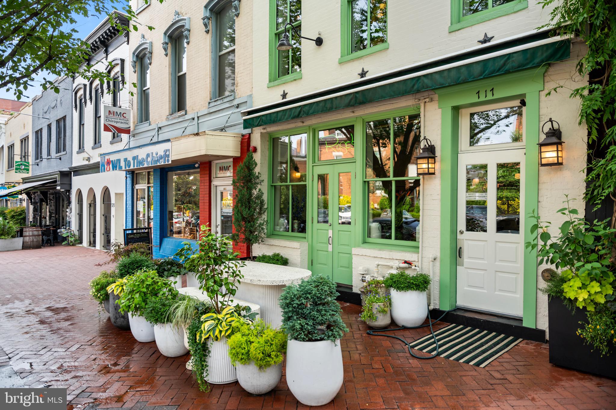 CAPITOL HILL - Residential Income