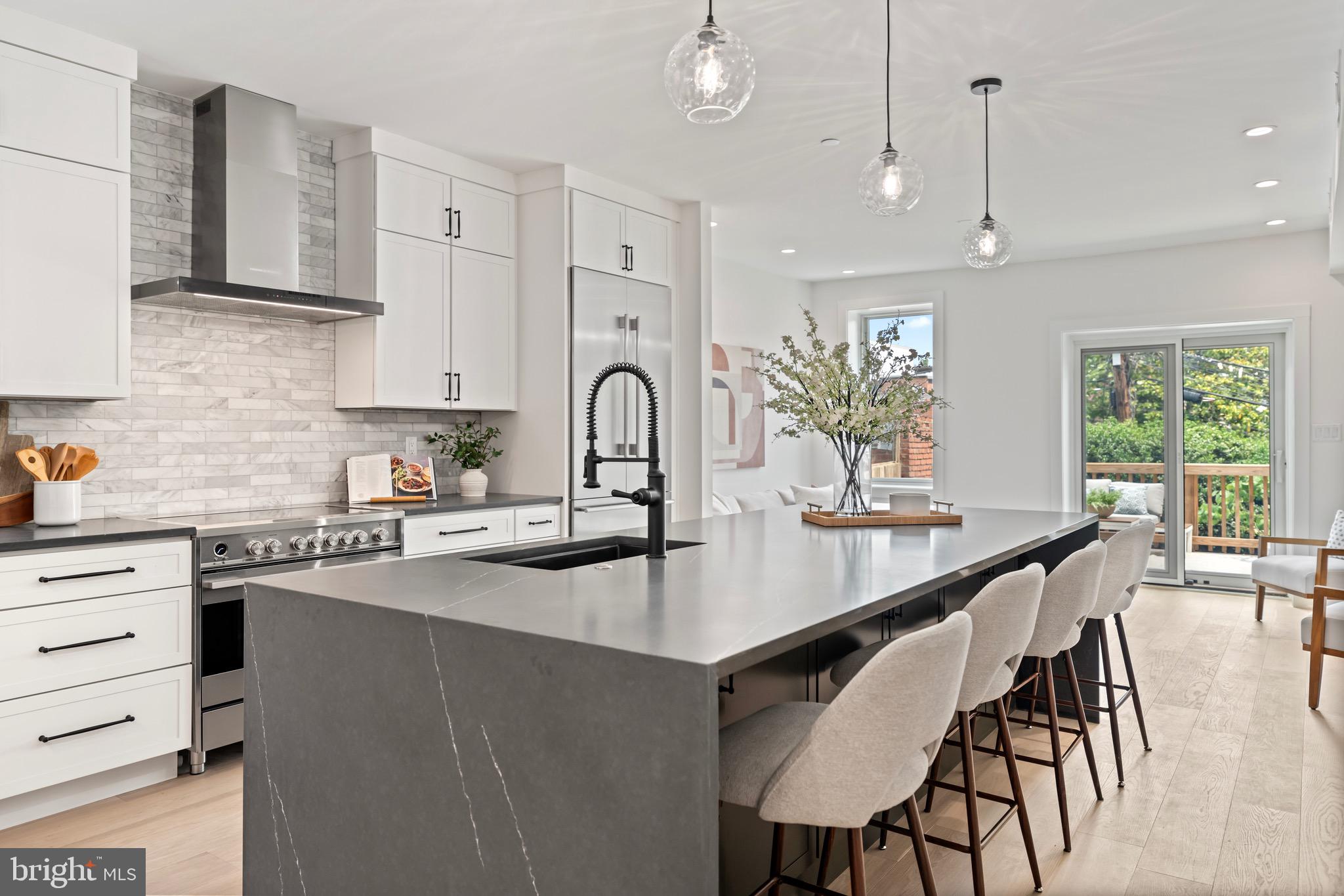 CAPITOL HILL - Residential Income