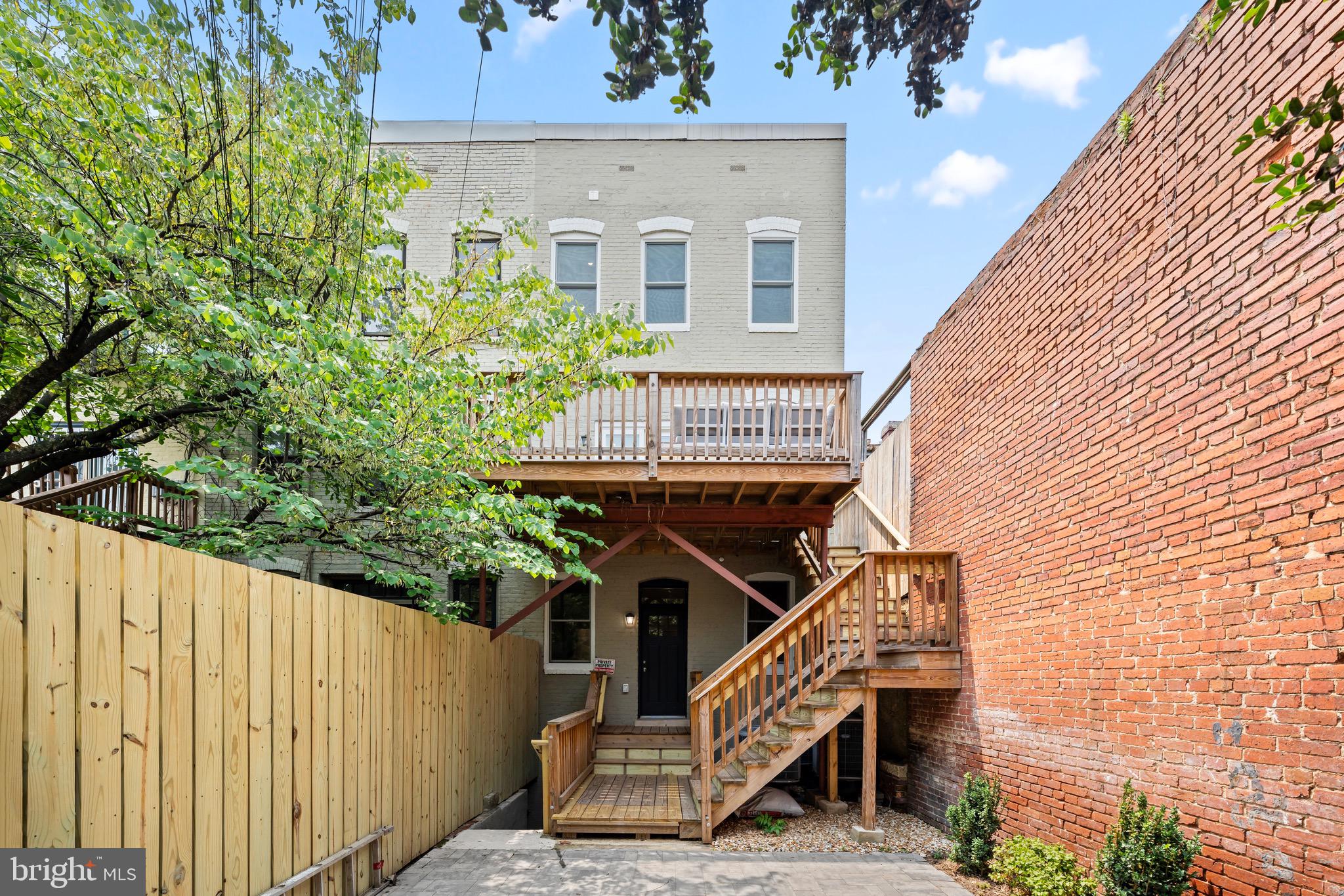CAPITOL HILL - Residential Income