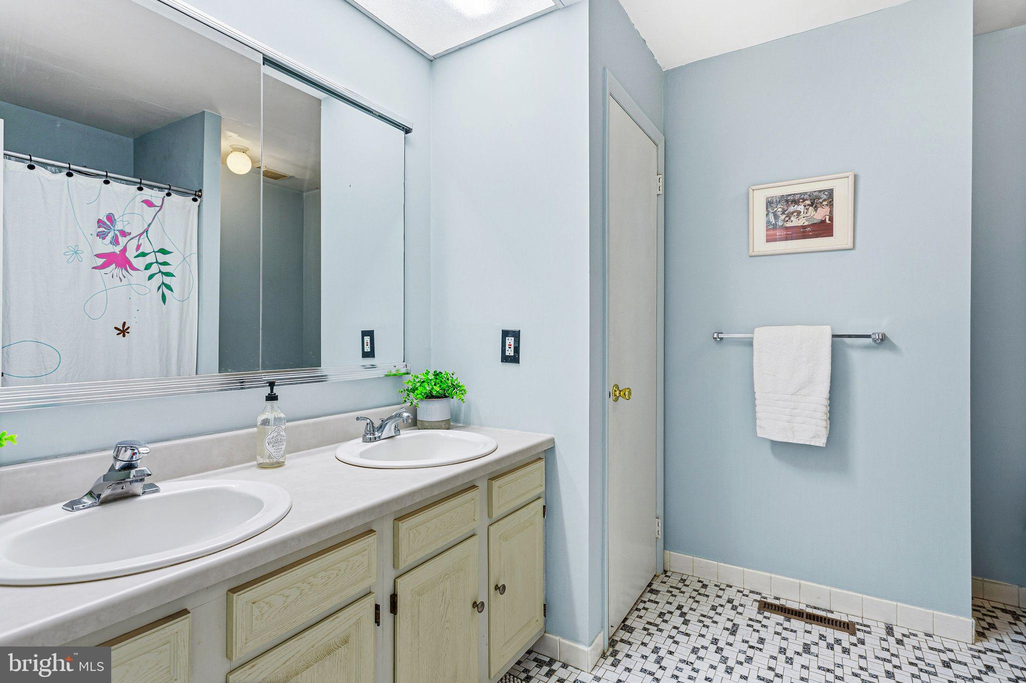 PEBBLE CREEK - Residential