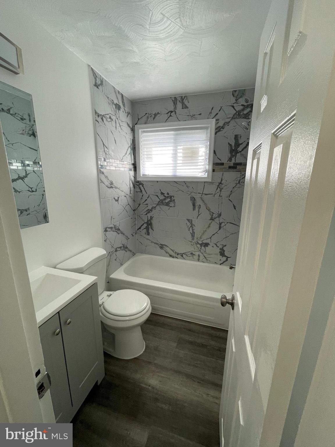 ROSELAND GARDENS - Residential Lease