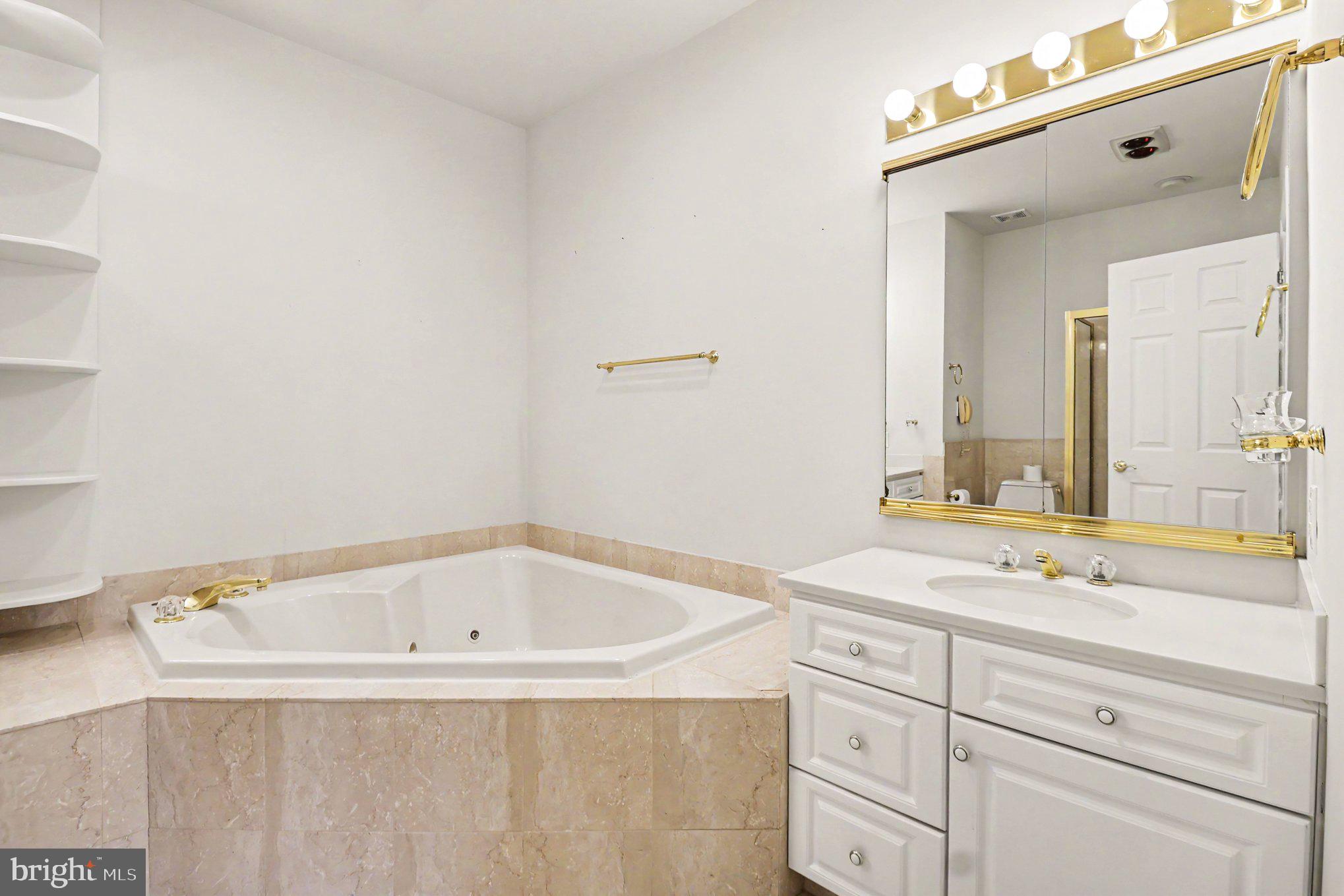 BLUE BELL CC - Residential
