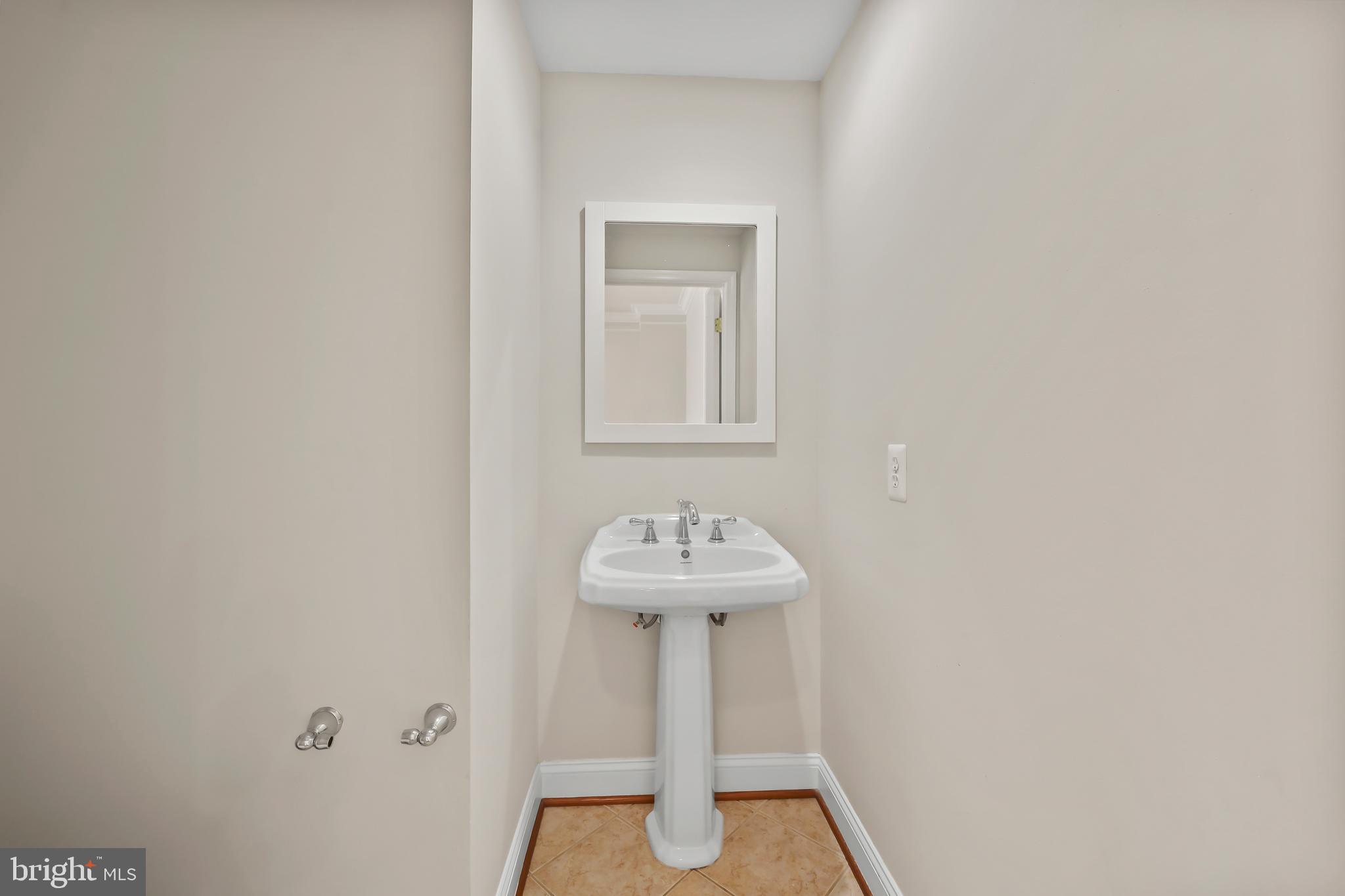 BRADDOCK CORNER - Residential