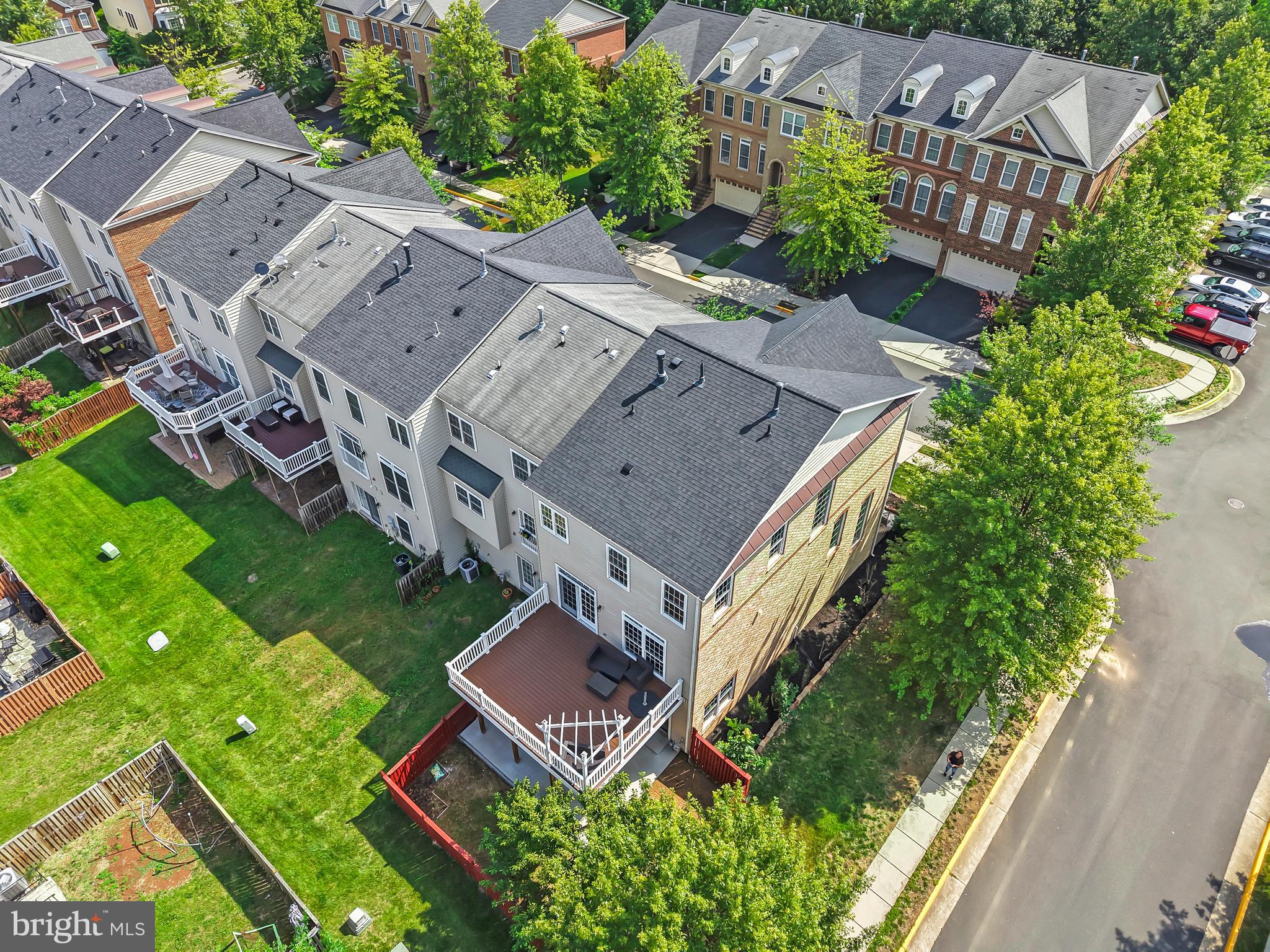 BRADDOCK CORNER - Residential